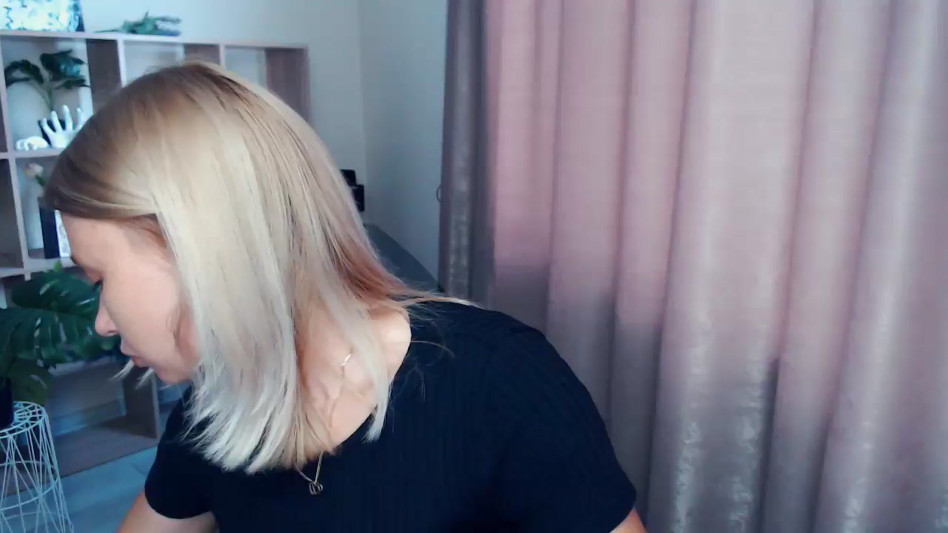 Gallery image thumbnail from Kukla_kolduna's myfreecams stream on, 07/25/2025, 16:53 image 1 of 20