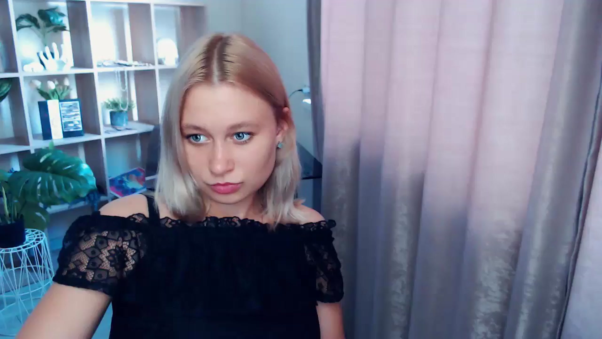 Gallery image thumbnail from Kukla_kolduna's myfreecams stream on, 07/26/2025, 17:01 image 12 of 20