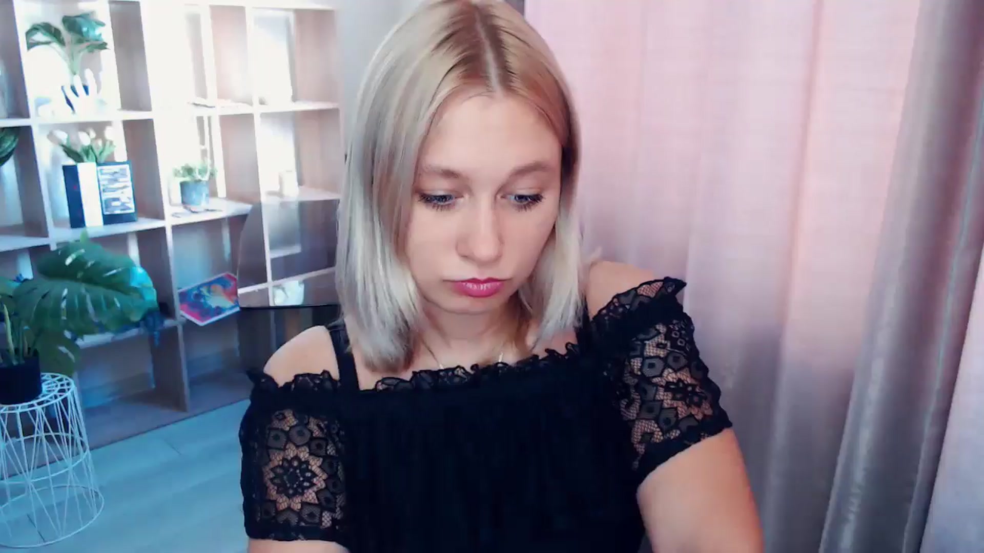 Gallery image thumbnail from Kukla_kolduna's myfreecams stream on, 07/26/2025, 17:01 image 4 of 20