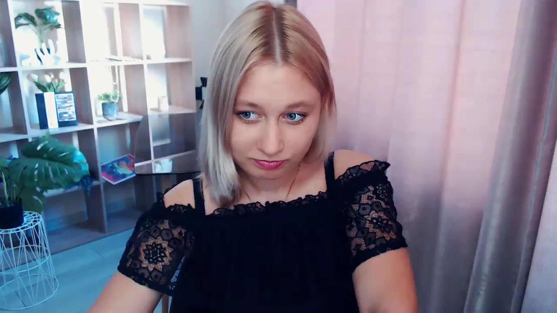 Gallery image thumbnail from Kukla_kolduna's myfreecams stream on, 07/26/2025, 17:01 image 5 of 20