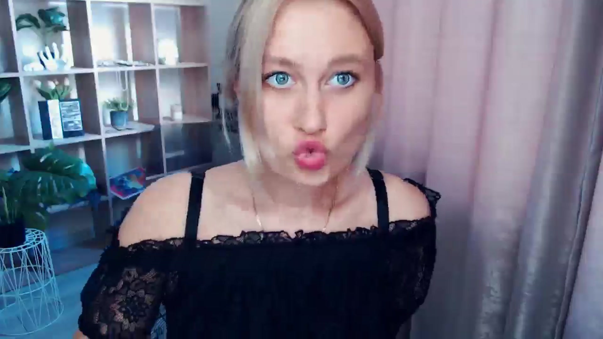 Gallery image thumbnail from Kukla_kolduna's myfreecams stream on, 07/26/2025, 17:01 image 17 of 20
