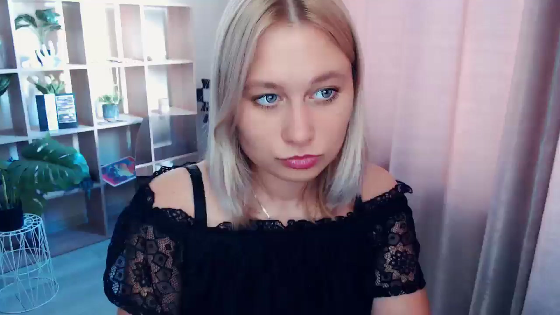 Gallery image thumbnail from Kukla_kolduna's myfreecams stream on, 07/26/2025, 17:01 image 1 of 20