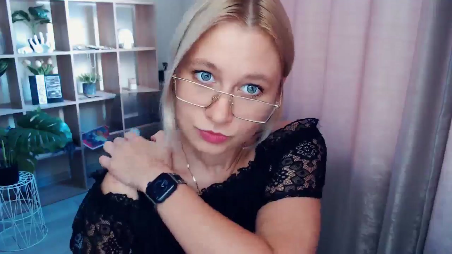 Gallery image thumbnail from Kukla_kolduna's myfreecams stream on, 07/26/2025, 17:01 image 15 of 20