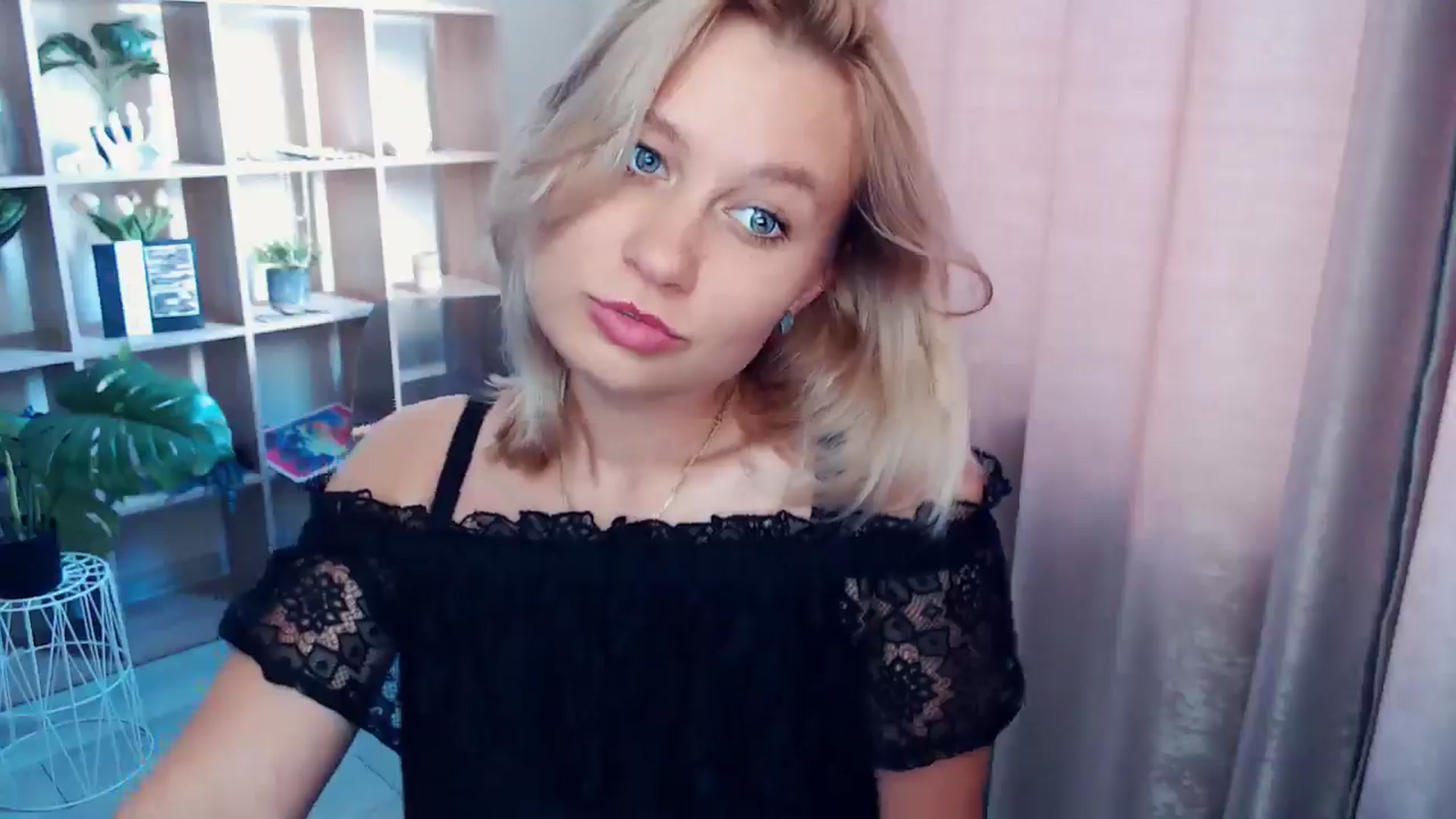 Gallery image thumbnail from Kukla_kolduna's myfreecams stream on, 07/26/2025, 17:01 image 9 of 20