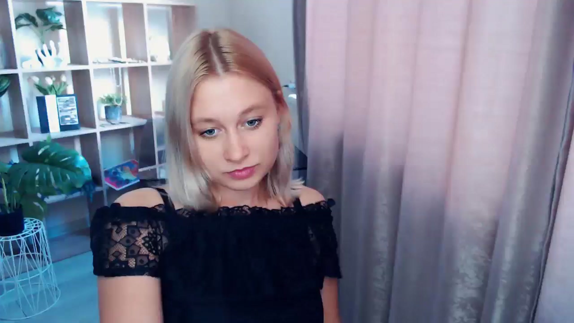 Gallery image thumbnail from Kukla_kolduna's myfreecams stream on, 07/26/2025, 17:01 image 13 of 20