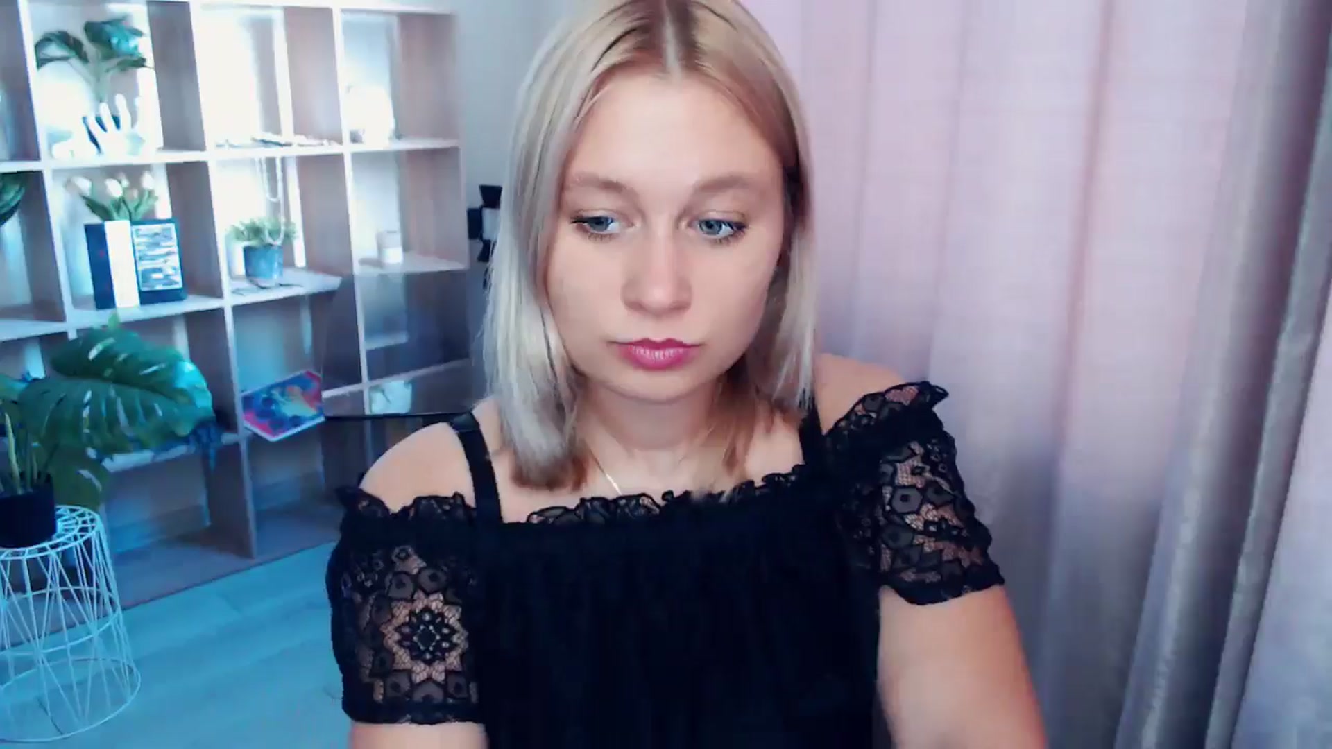 Gallery image thumbnail from Kukla_kolduna's myfreecams stream on, 07/26/2025, 17:01 image 3 of 20