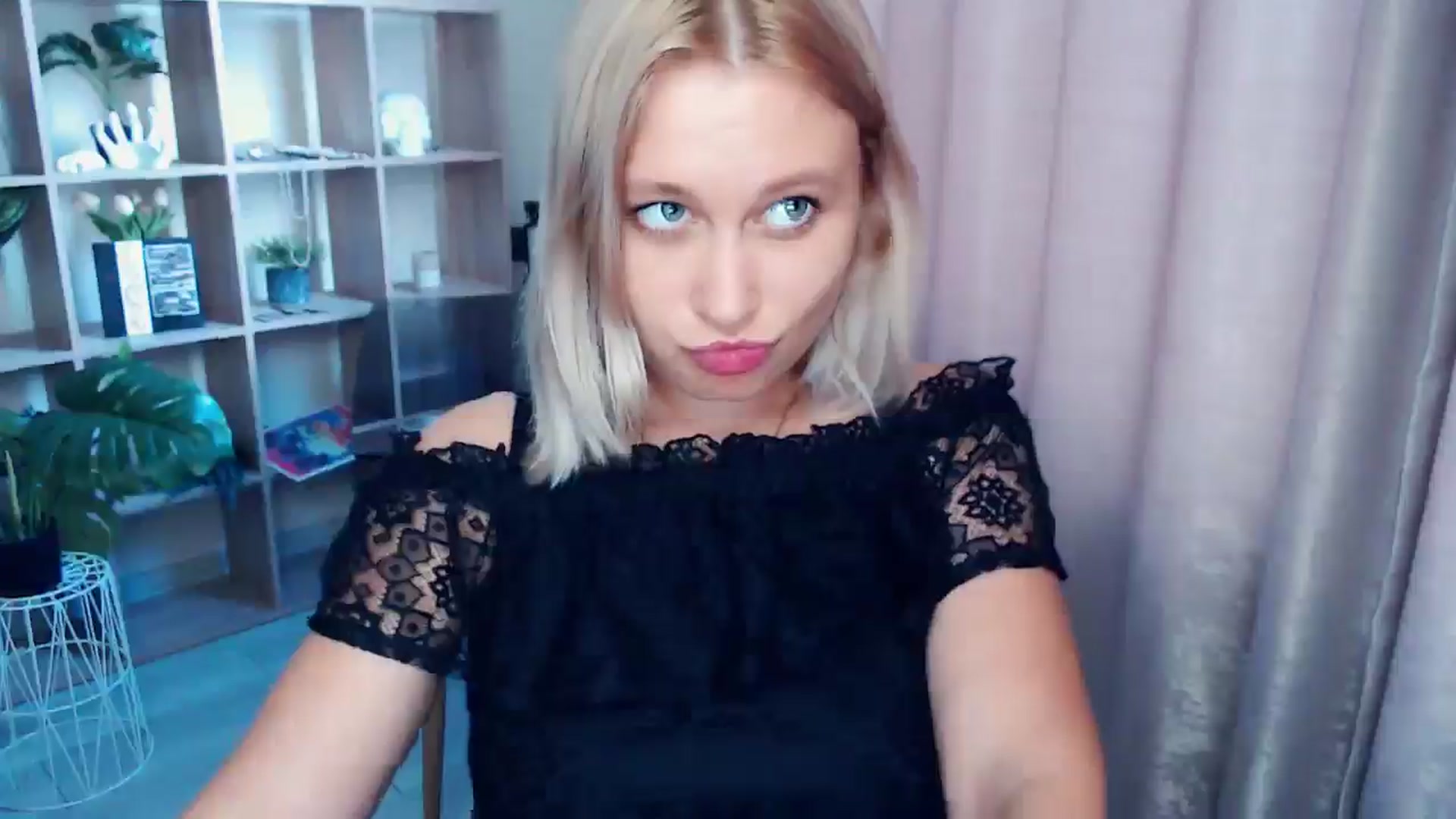 Gallery image thumbnail from Kukla_kolduna's myfreecams stream on, 07/26/2025, 17:01 image 19 of 20