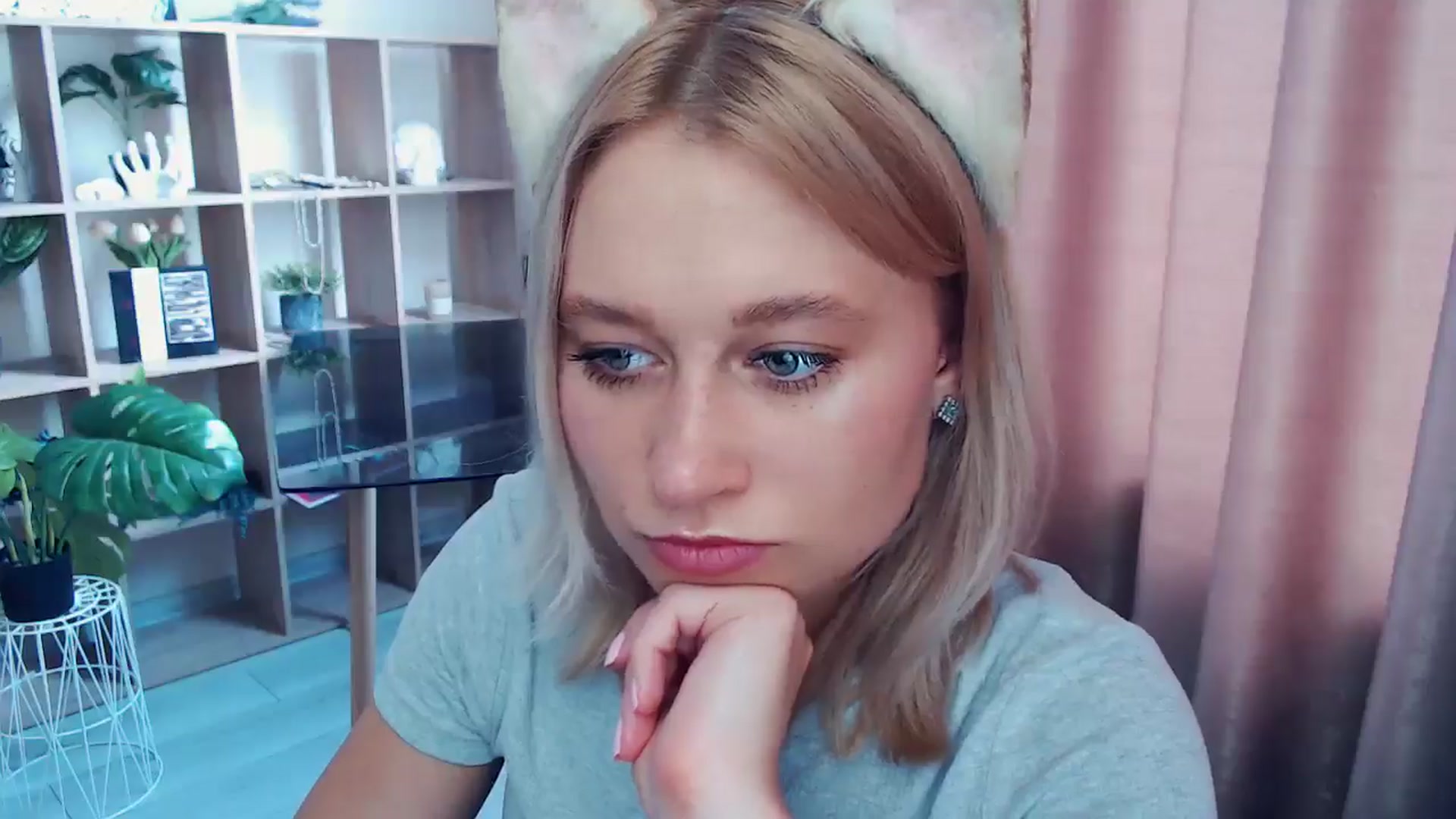 Gallery image thumbnail from Kukla_kolduna's myfreecams stream on, 07/27/2025, 10:00 image 14 of 20