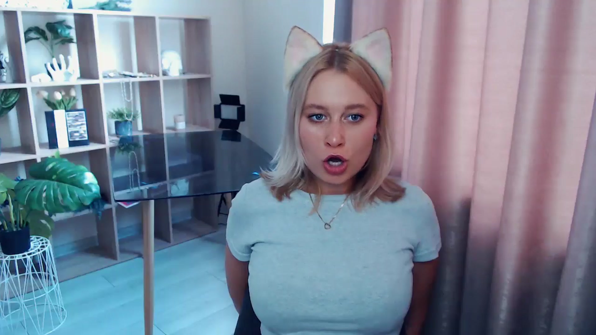 Gallery image thumbnail from Kukla_kolduna's myfreecams stream on, 07/27/2025, 10:00 image 12 of 20