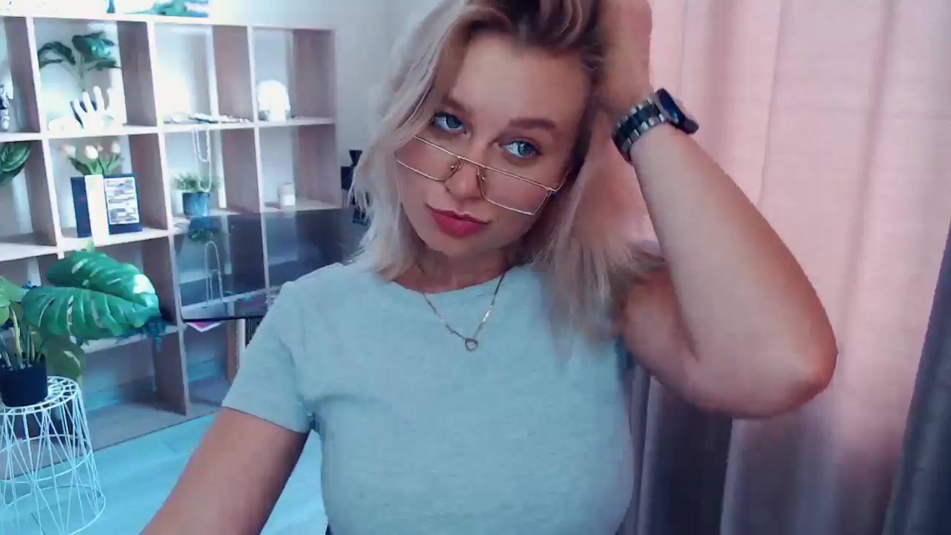 Gallery image thumbnail from Kukla_kolduna's myfreecams stream on, 07/27/2025, 11:19 image 19 of 20