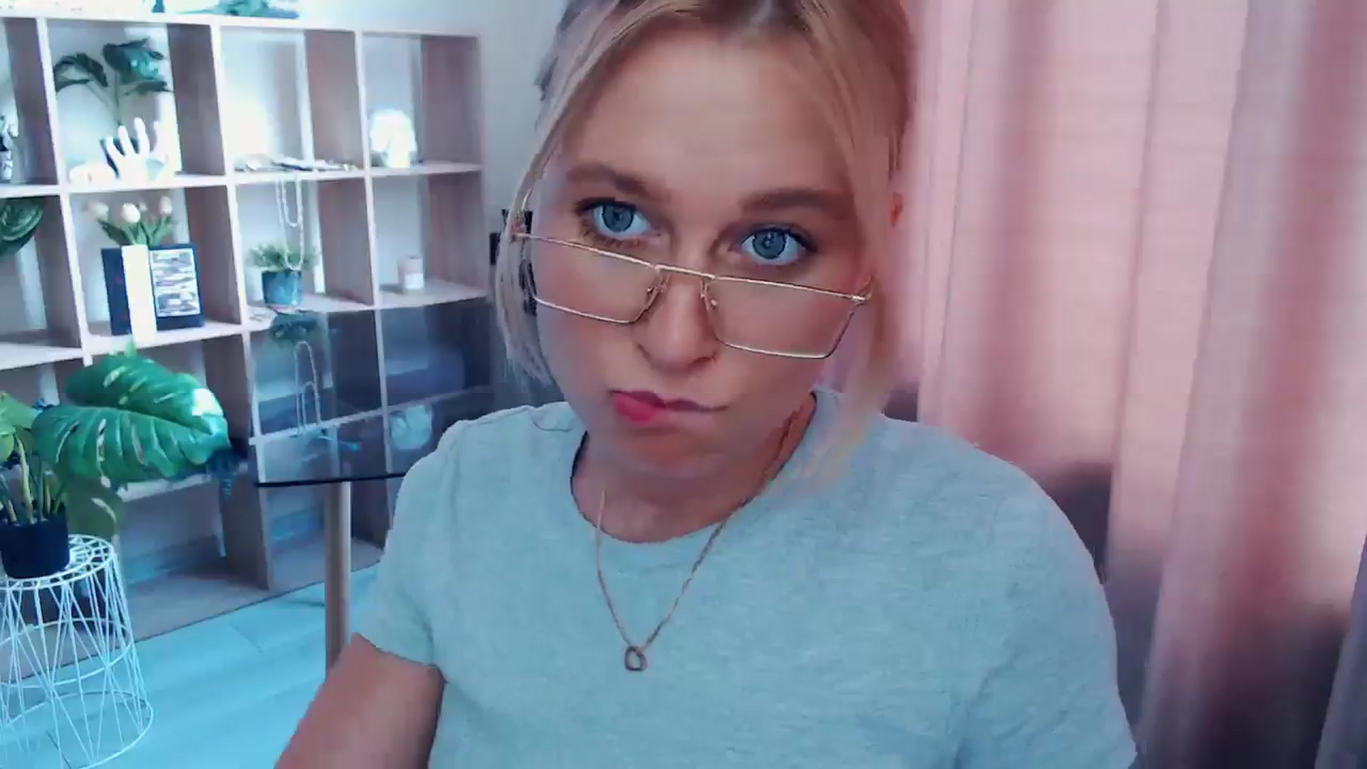 Gallery image thumbnail from Kukla_kolduna's myfreecams stream on, 07/27/2025, 12:22 image 7 of 20