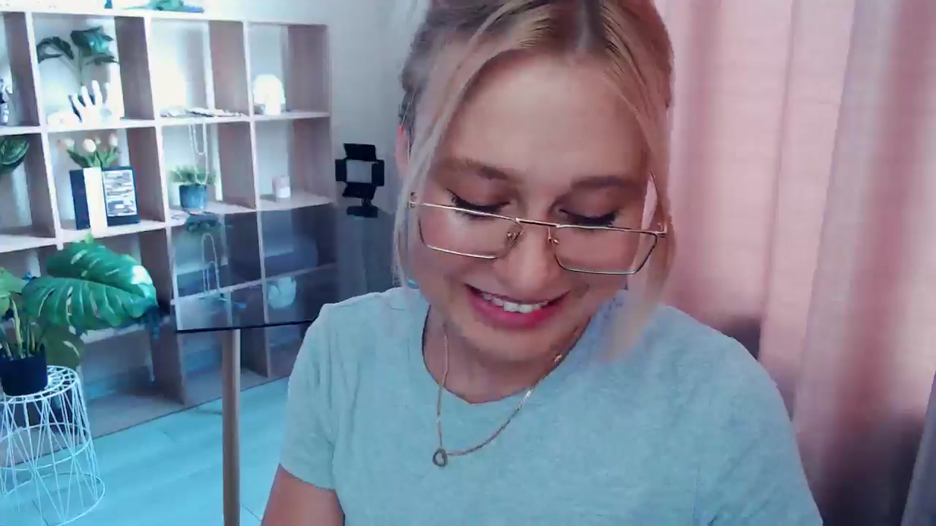 Gallery image thumbnail from Kukla_kolduna's myfreecams stream on, 07/27/2025, 12:22 image 11 of 20