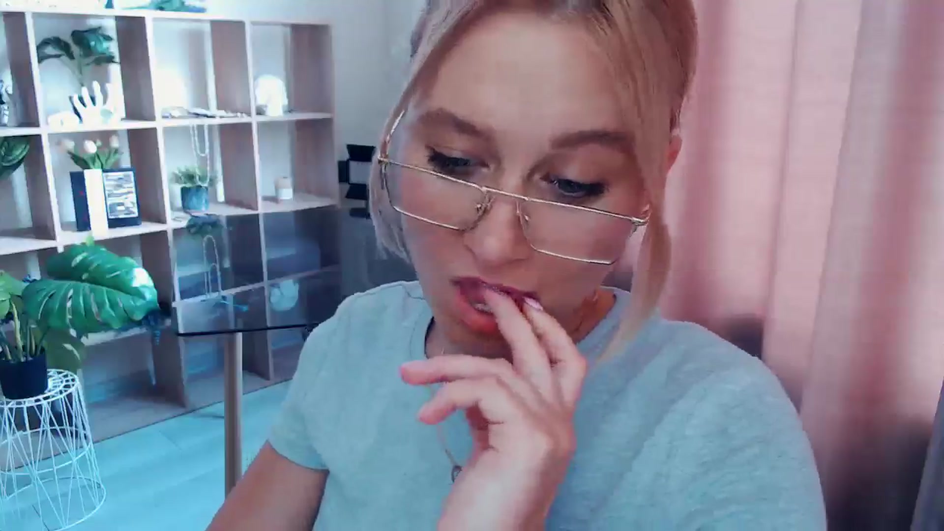 Gallery image thumbnail from Kukla_kolduna's myfreecams stream on, 07/27/2025, 12:22 image 6 of 20