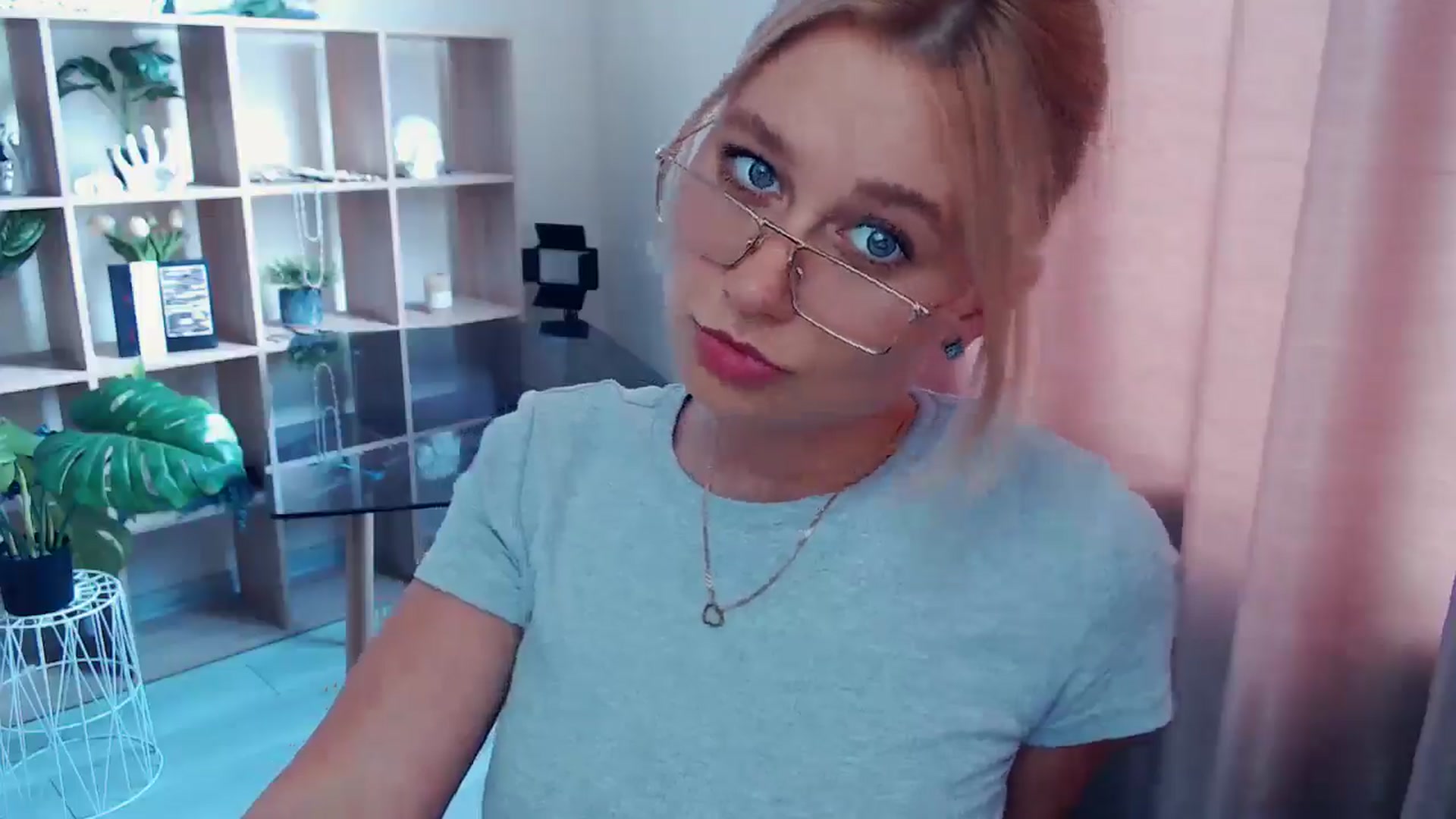 Gallery image thumbnail from Kukla_kolduna's myfreecams stream on, 07/27/2025, 12:22 image 8 of 20