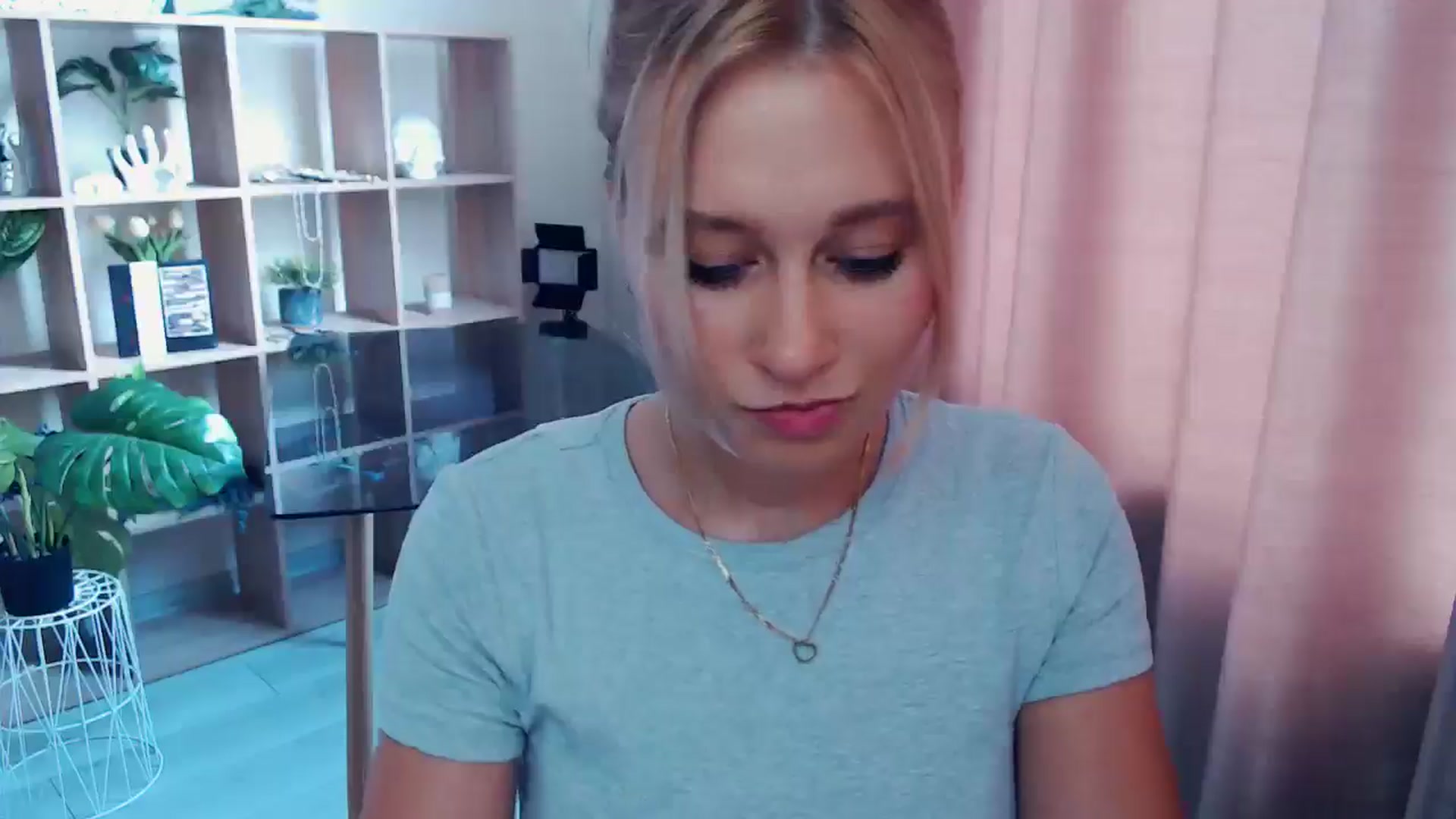Gallery image thumbnail from Kukla_kolduna's myfreecams stream on, 07/27/2025, 12:22 image 15 of 20