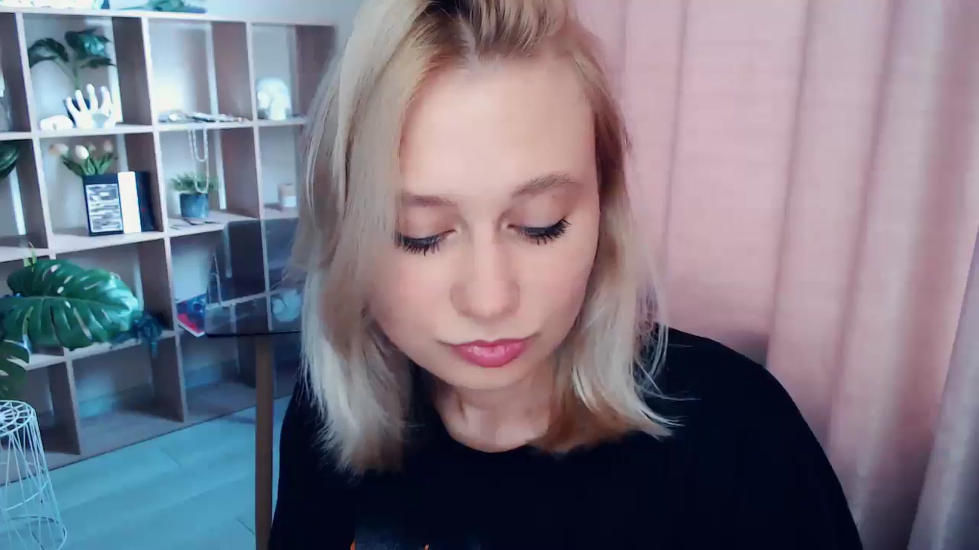 Gallery image thumbnail from Kukla_kolduna's myfreecams stream on, 07/30/2025, 15:35 image 4 of 20