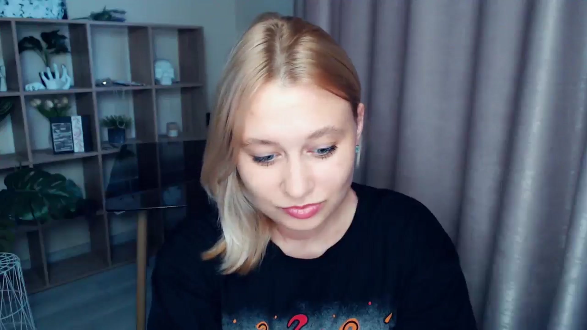 Gallery image thumbnail from Kukla_kolduna's myfreecams stream on, 07/30/2025, 18:00 image 3 of 20