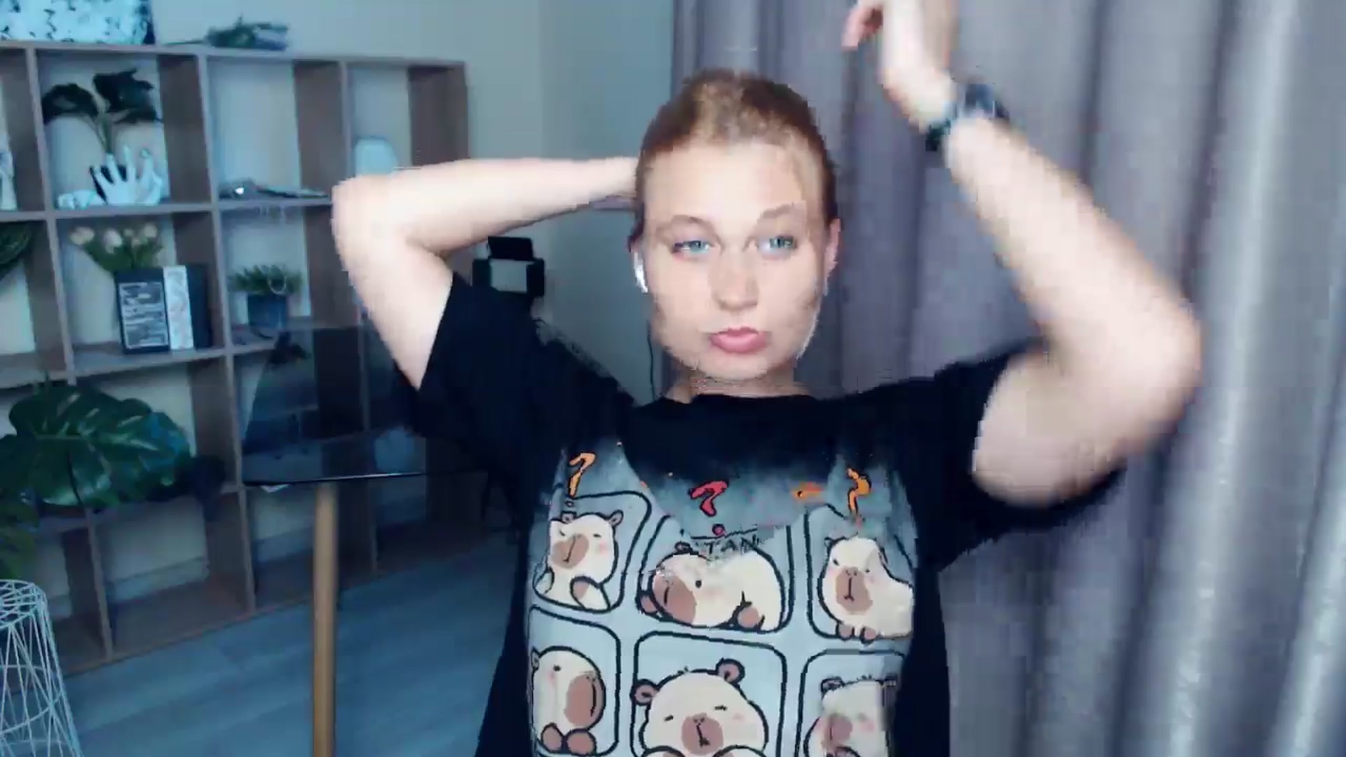 Gallery image thumbnail from Kukla_kolduna's myfreecams stream on, 07/30/2025, 18:00 image 8 of 20