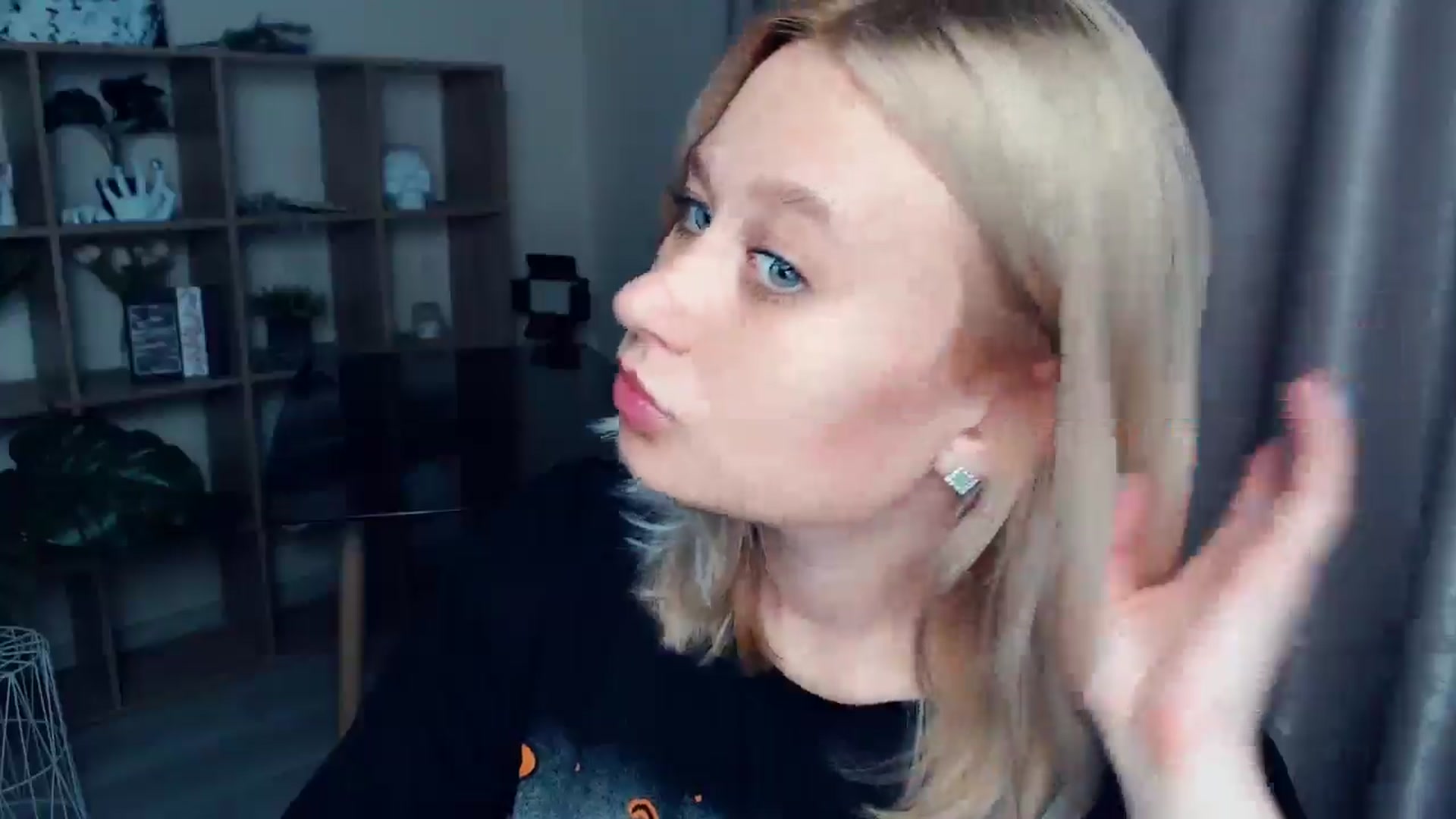 Gallery image thumbnail from Kukla_kolduna's myfreecams stream on, 07/30/2025, 18:00 image 15 of 20