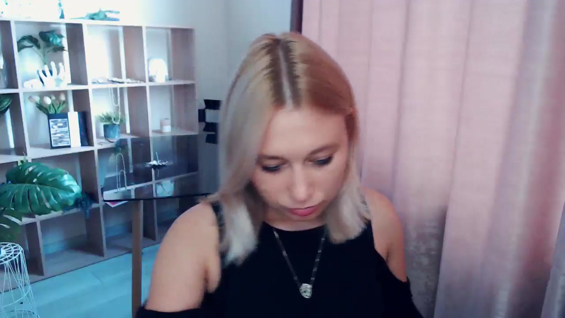 Gallery image thumbnail from Kukla_kolduna's myfreecams stream on, 07/31/2025, 15:25 image 14 of 20