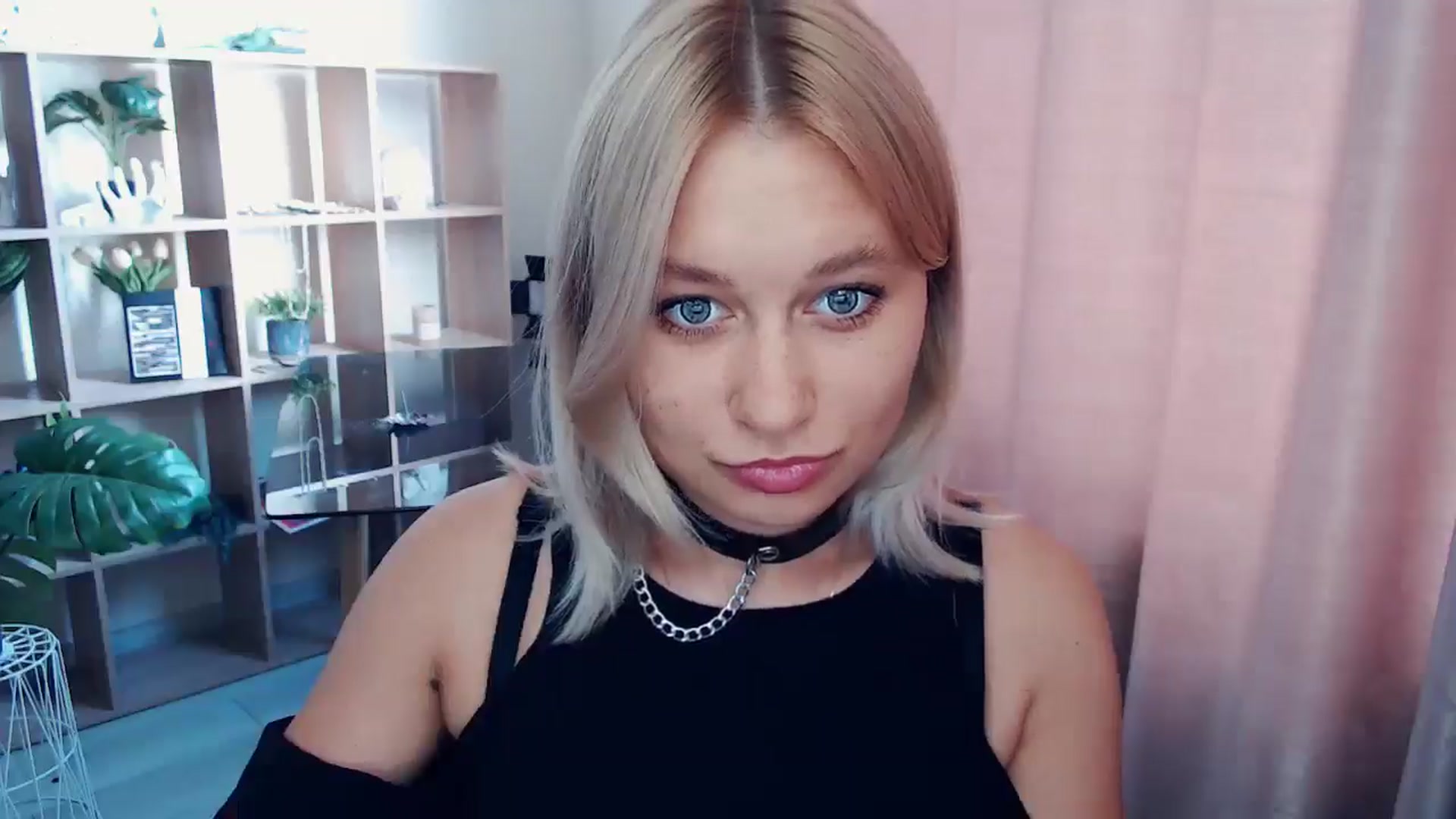 Gallery image thumbnail from Kukla_kolduna's myfreecams stream on, 07/31/2025, 15:25 image 15 of 20