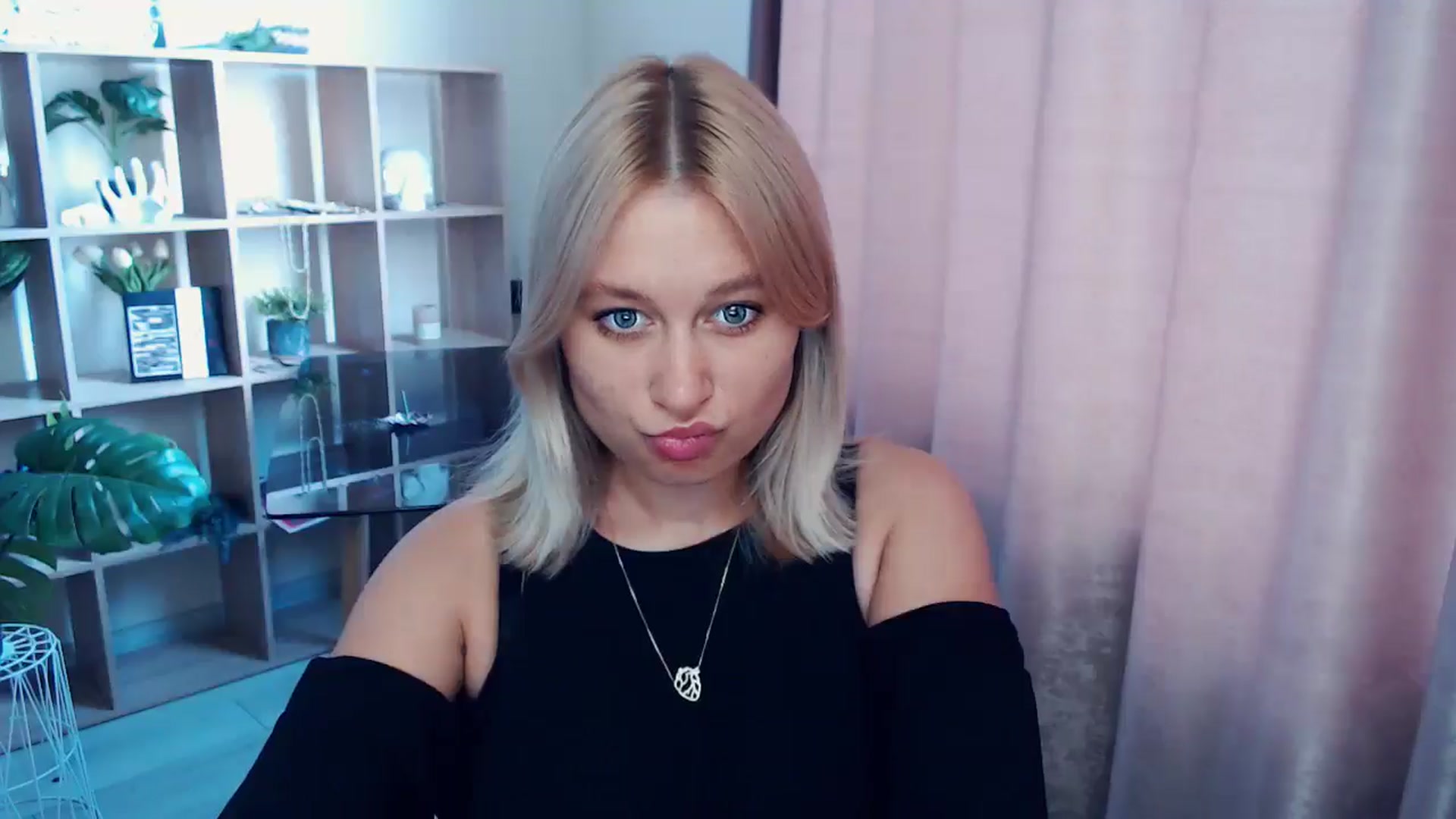 Gallery image thumbnail from Kukla_kolduna's myfreecams stream on, 07/31/2025, 15:25 image 12 of 20
