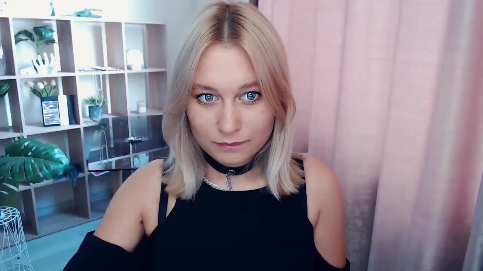 Gallery image thumbnail from Kukla_kolduna's myfreecams stream on, 07/31/2025, 15:25 image 19 of 20