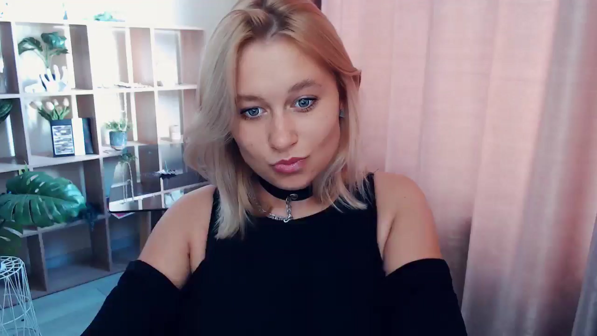 Gallery image thumbnail from Kukla_kolduna's myfreecams stream on, 07/31/2025, 15:25 image 17 of 20