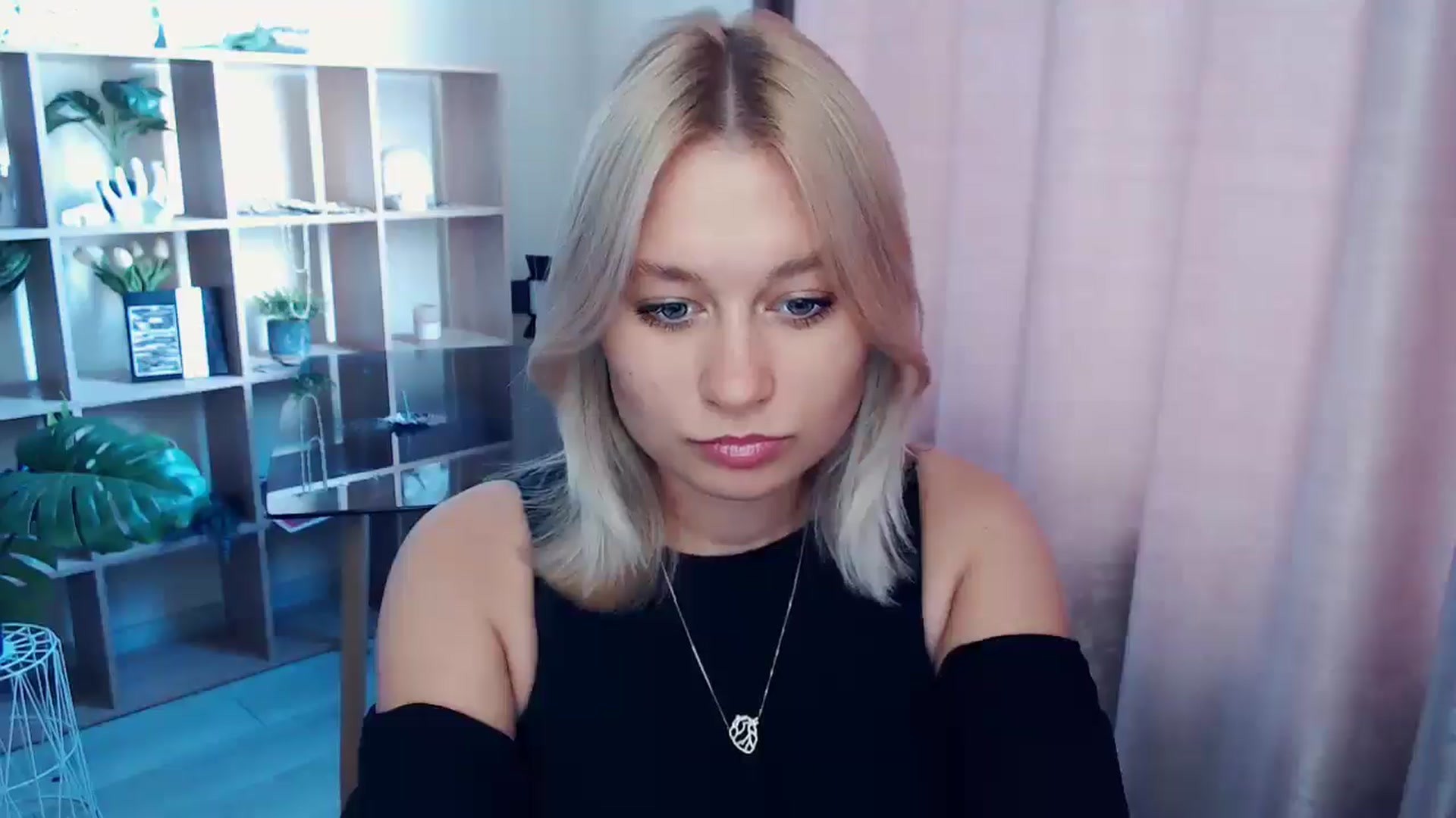 Gallery image thumbnail from Kukla_kolduna's myfreecams stream on, 07/31/2025, 15:25 image 3 of 20