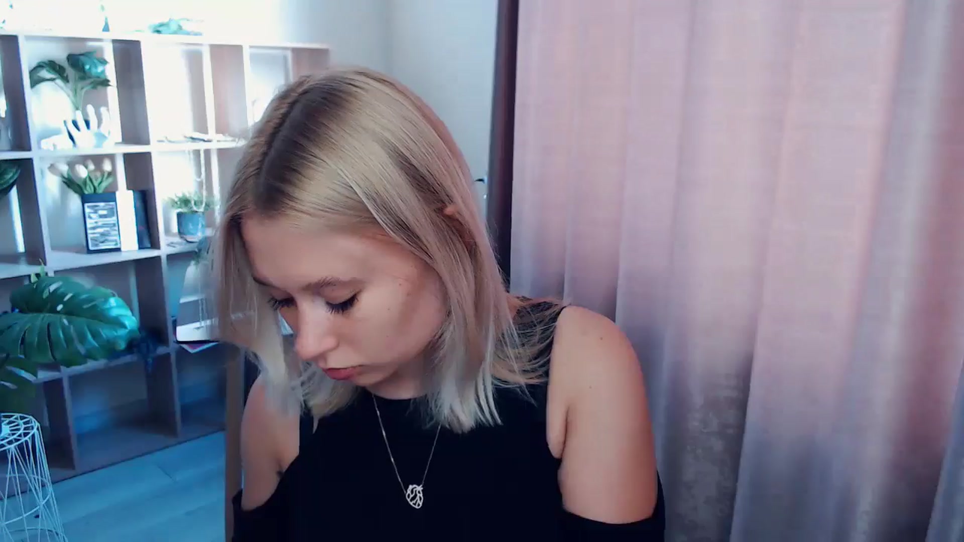 Gallery image thumbnail from Kukla_kolduna's myfreecams stream on, 07/31/2025, 15:25 image 10 of 20