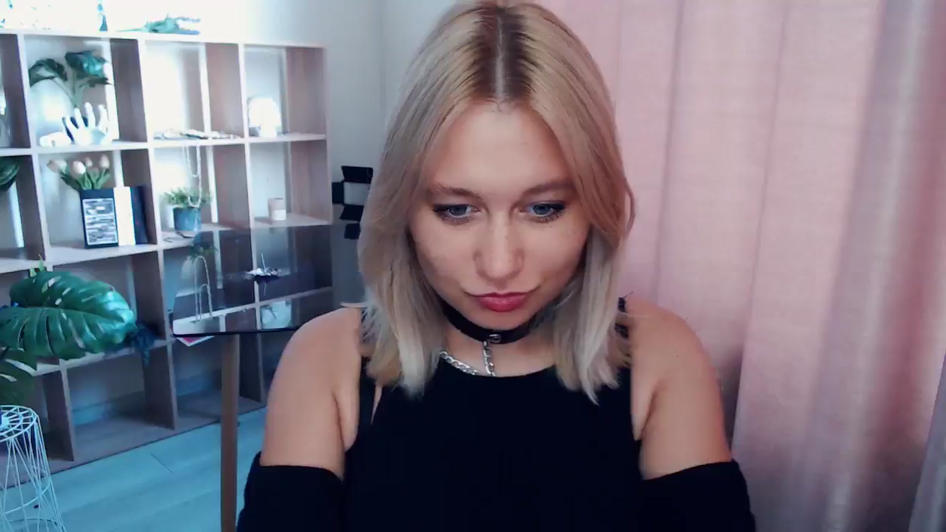Gallery image thumbnail from Kukla_kolduna's myfreecams stream on, 07/31/2025, 15:25 image 18 of 20