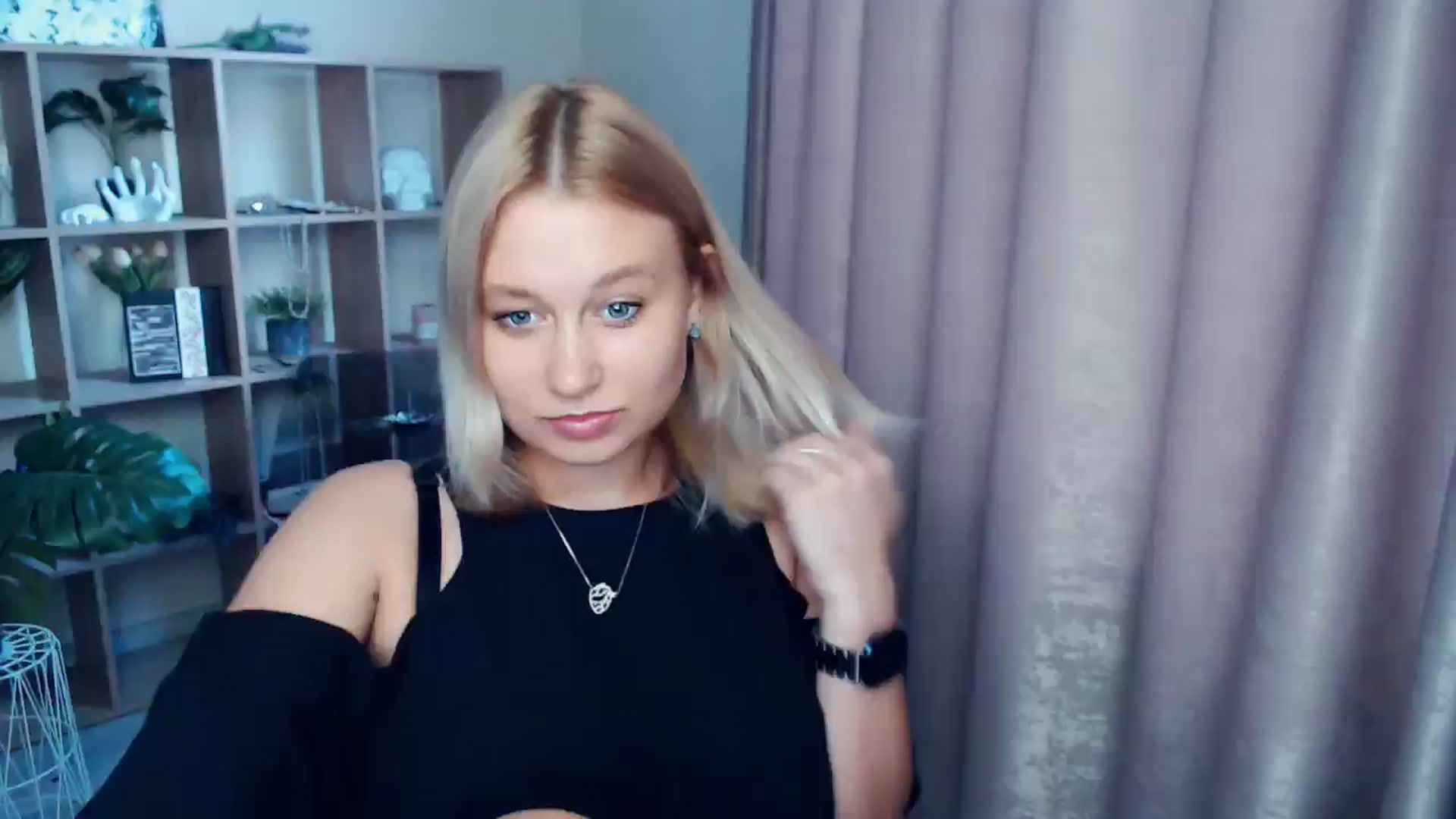 Gallery image thumbnail from Kukla_kolduna's myfreecams stream on, 07/31/2025, 18:02 image 3 of 20