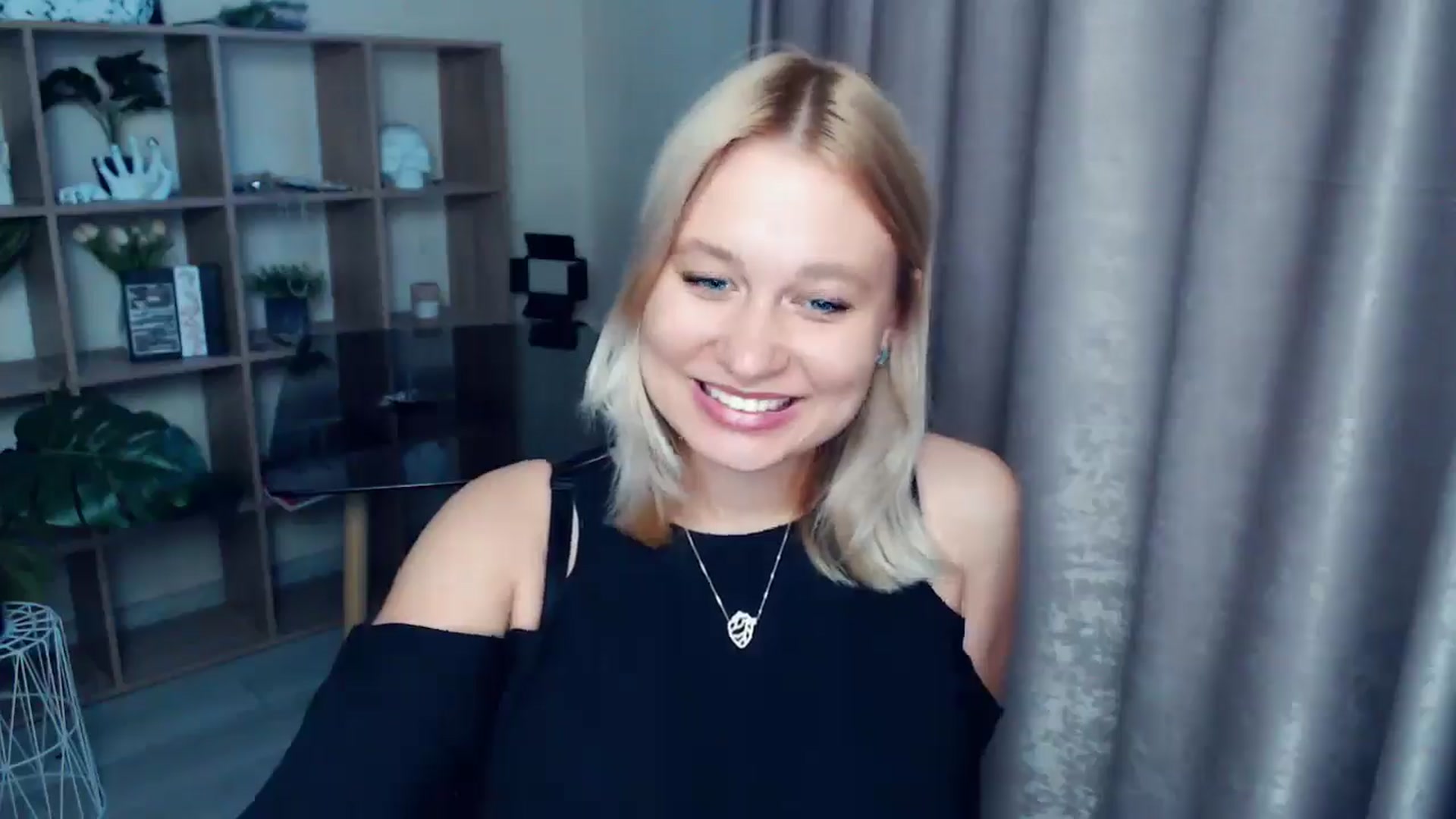Gallery image thumbnail from Kukla_kolduna's myfreecams stream on, 07/31/2025, 18:02 image 16 of 20