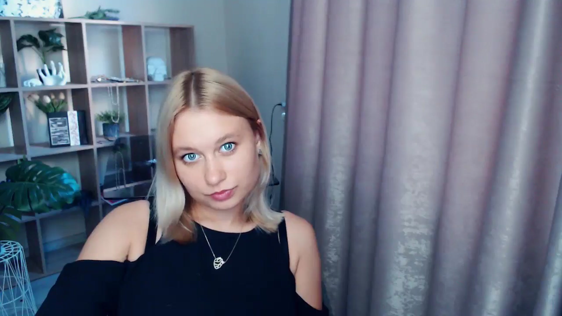 Gallery image thumbnail from Kukla_kolduna's myfreecams stream on, 07/31/2025, 18:02 image 5 of 20
