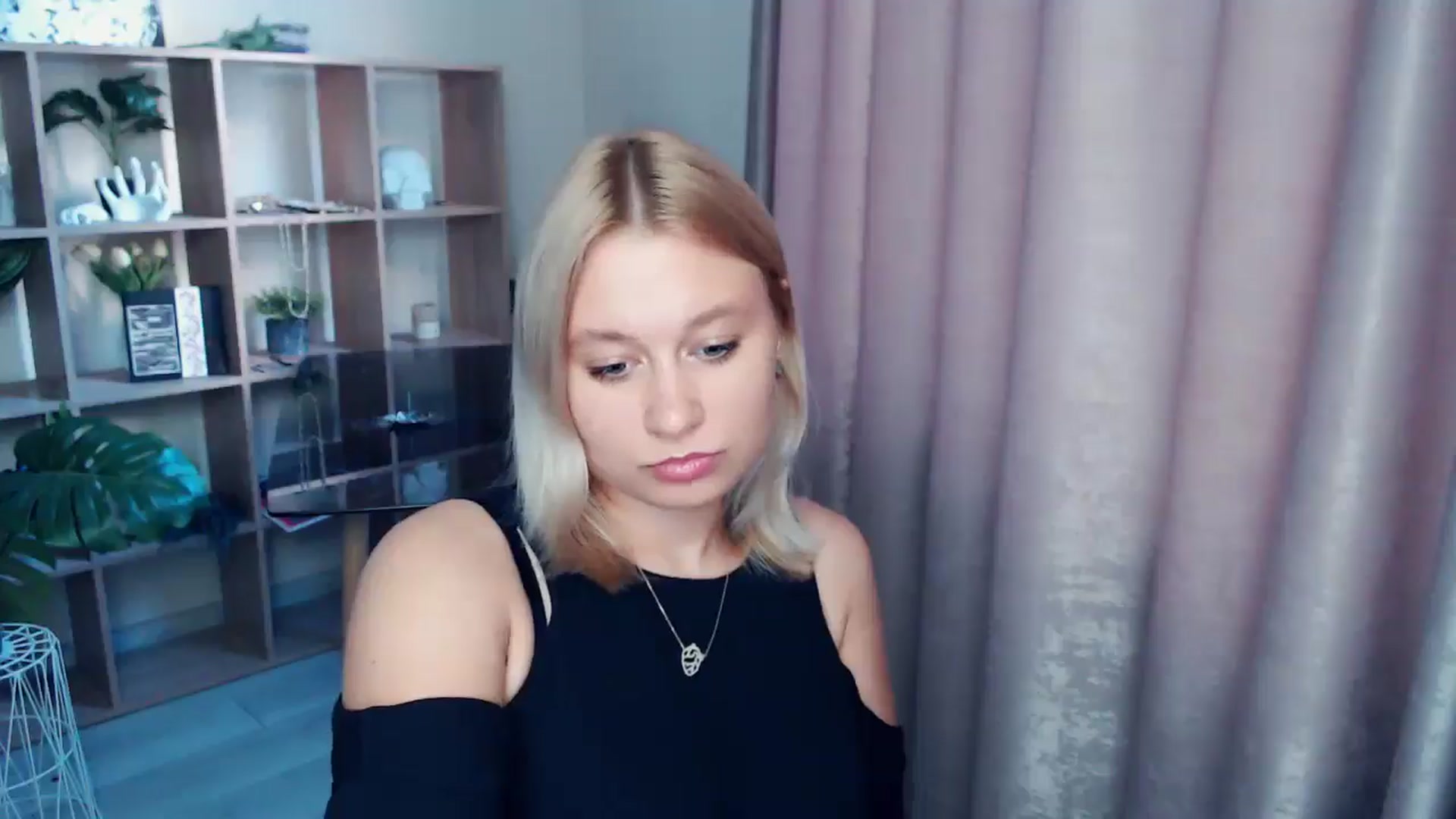 Gallery image thumbnail from Kukla_kolduna's myfreecams stream on, 07/31/2025, 18:02 image 4 of 20