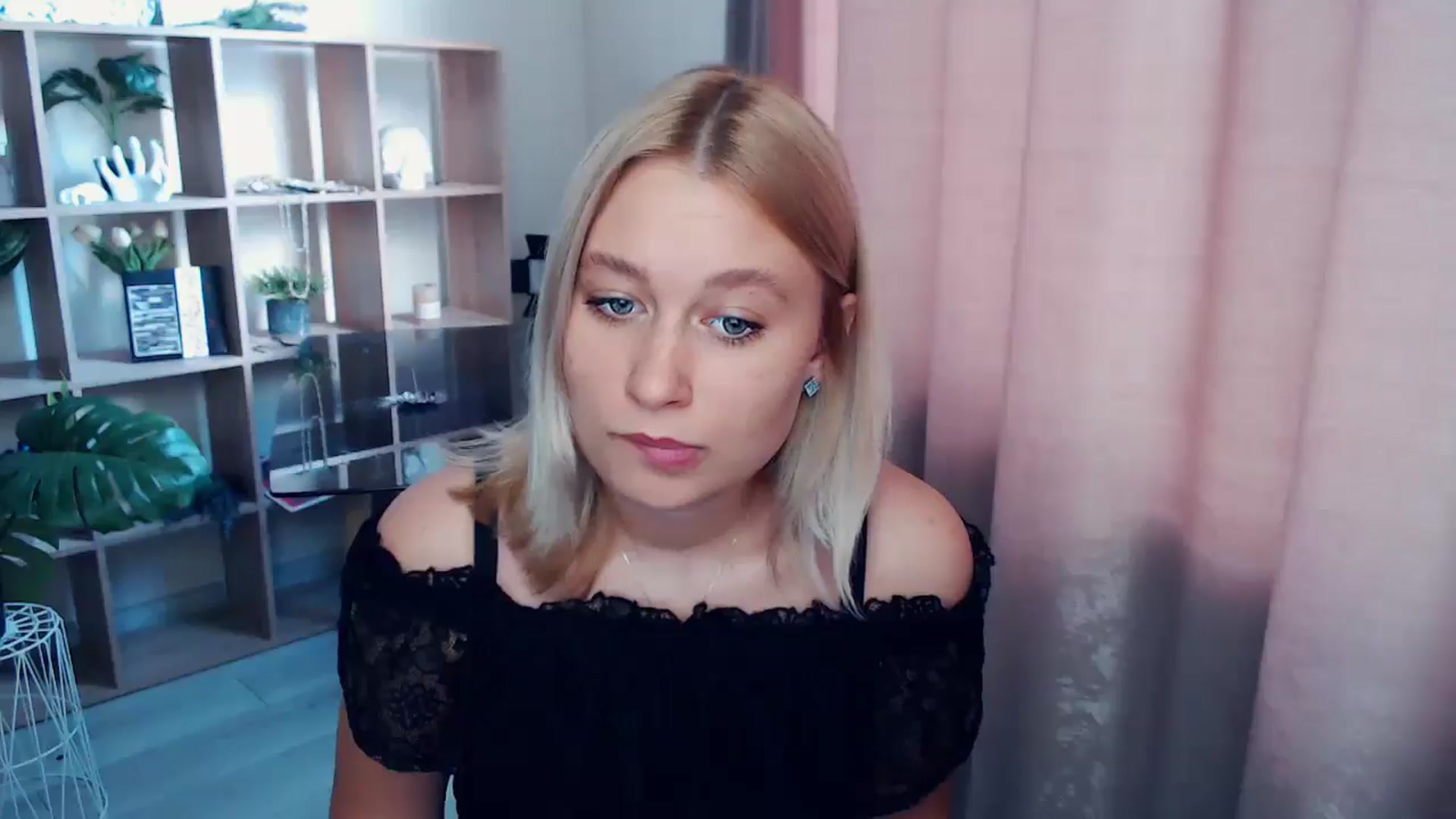 Gallery image thumbnail from Kukla_kolduna's myfreecams stream on, 08/01/2025, 16:43 image 18 of 20