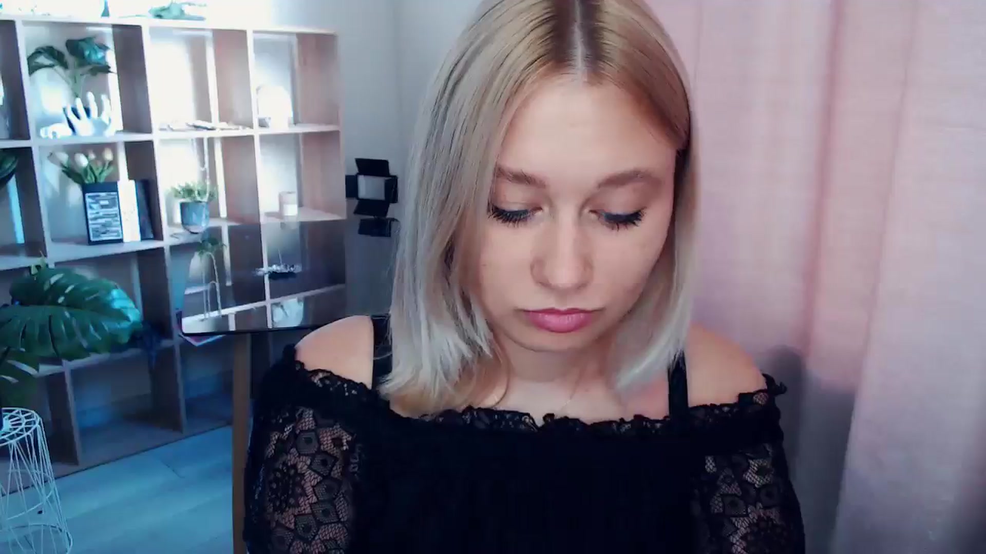 Gallery image thumbnail from Kukla_kolduna's myfreecams stream on, 08/01/2025, 16:43 image 10 of 20
