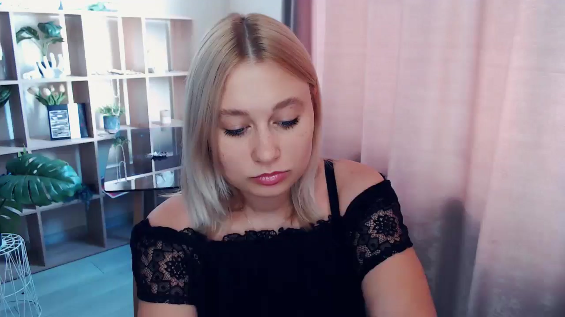 Gallery image thumbnail from Kukla_kolduna's myfreecams stream on, 08/01/2025, 16:43 image 1 of 20