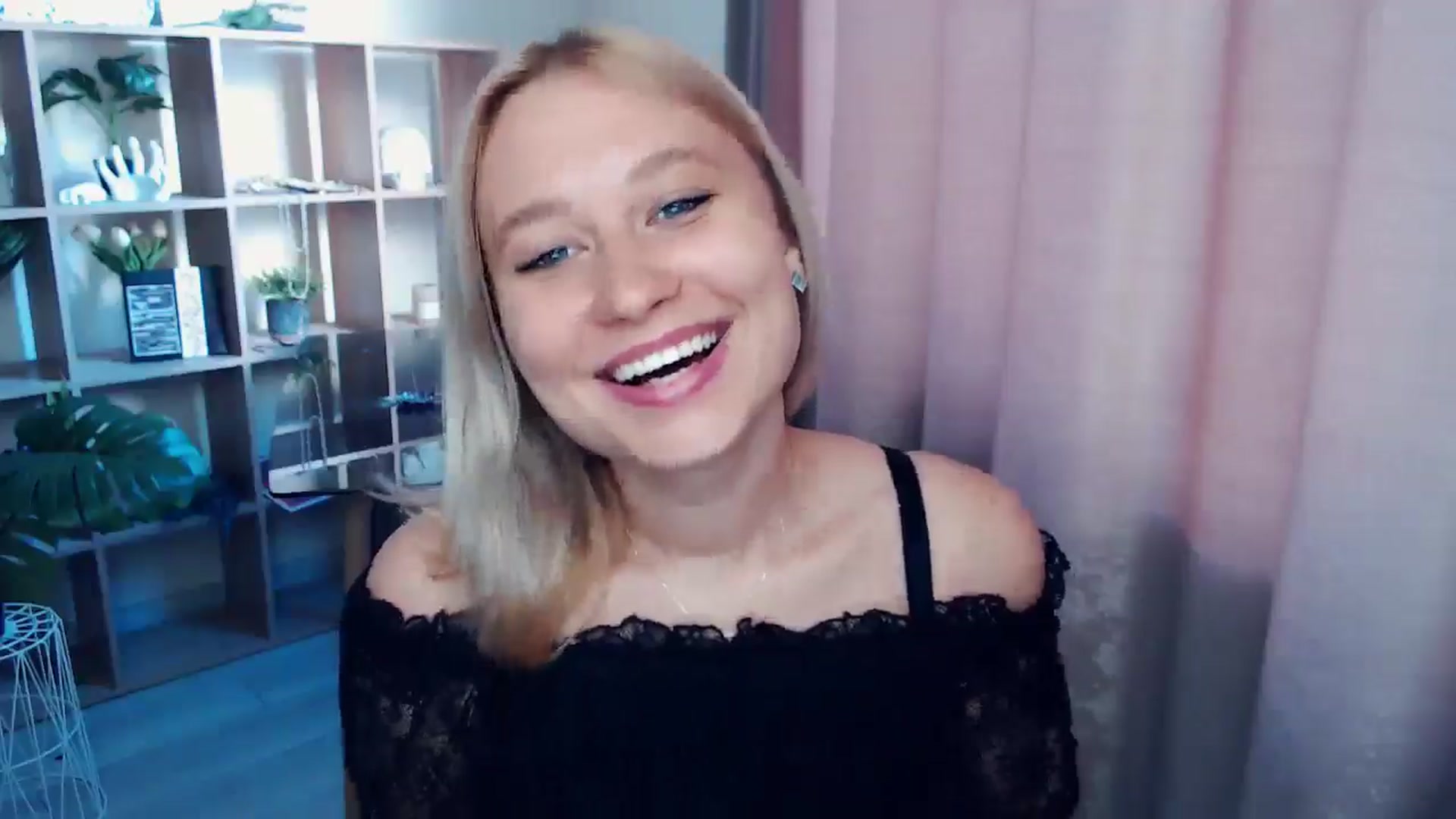 Gallery image thumbnail from Kukla_kolduna's myfreecams stream on, 08/01/2025, 16:43 image 16 of 20
