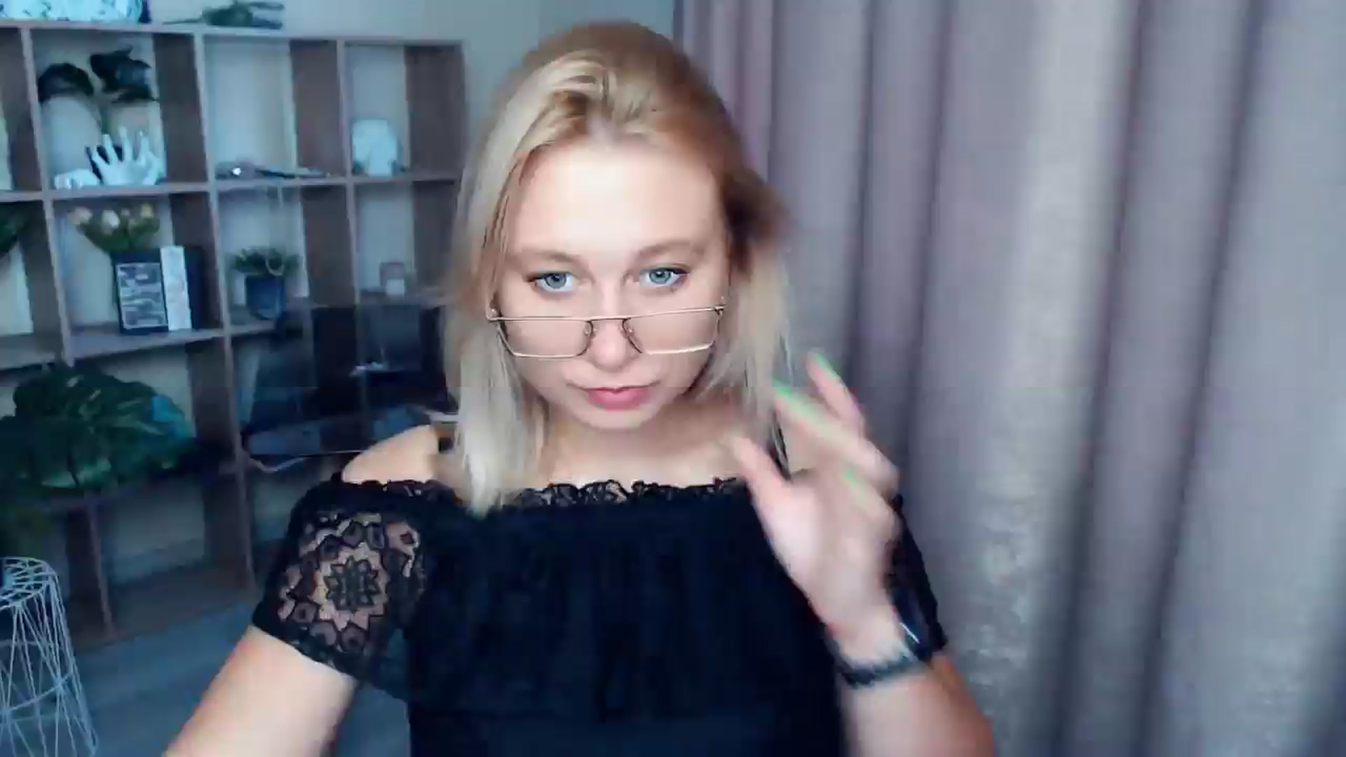 Gallery image thumbnail from Kukla_kolduna's myfreecams stream on, 08/01/2025, 18:22 image 8 of 20