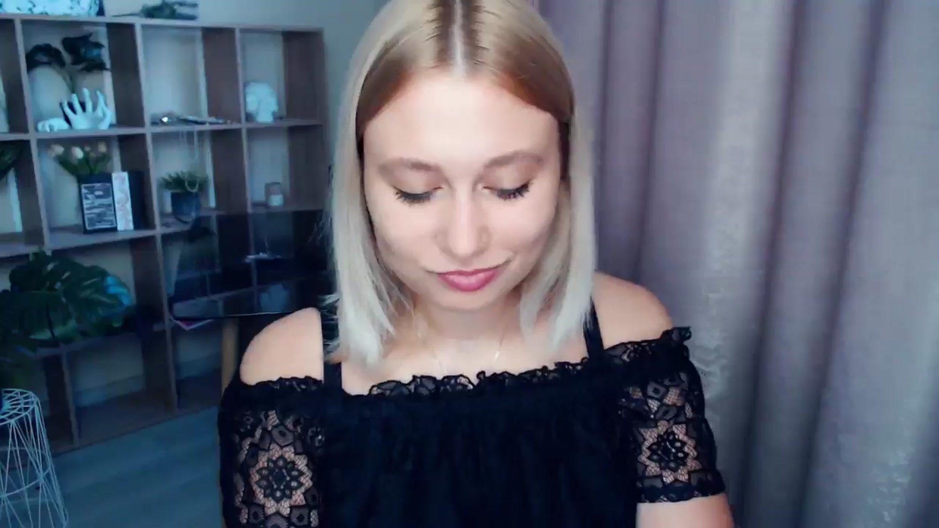 Gallery image thumbnail from Kukla_kolduna's myfreecams stream on, 08/01/2025, 18:22 image 6 of 20