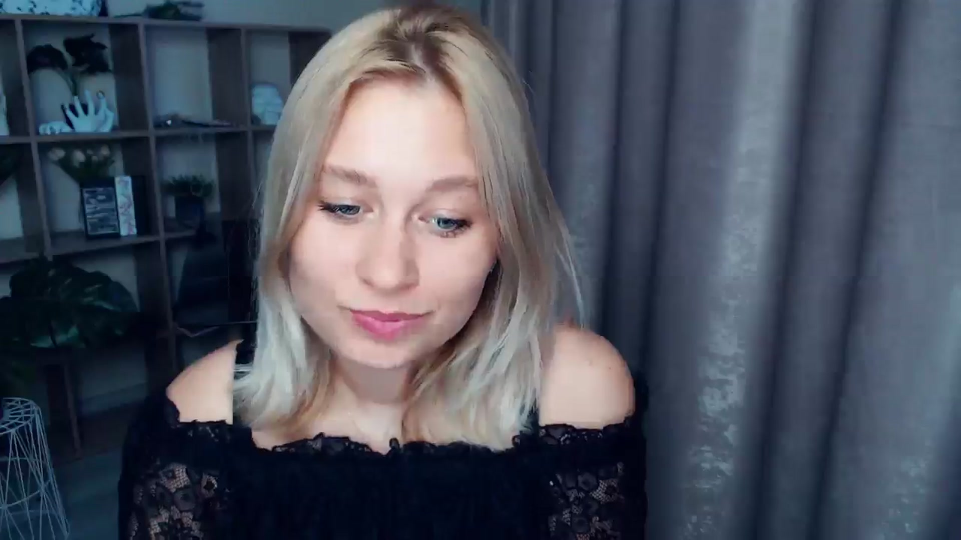 Gallery image thumbnail from Kukla_kolduna's myfreecams stream on, 08/01/2025, 18:22 image 12 of 20