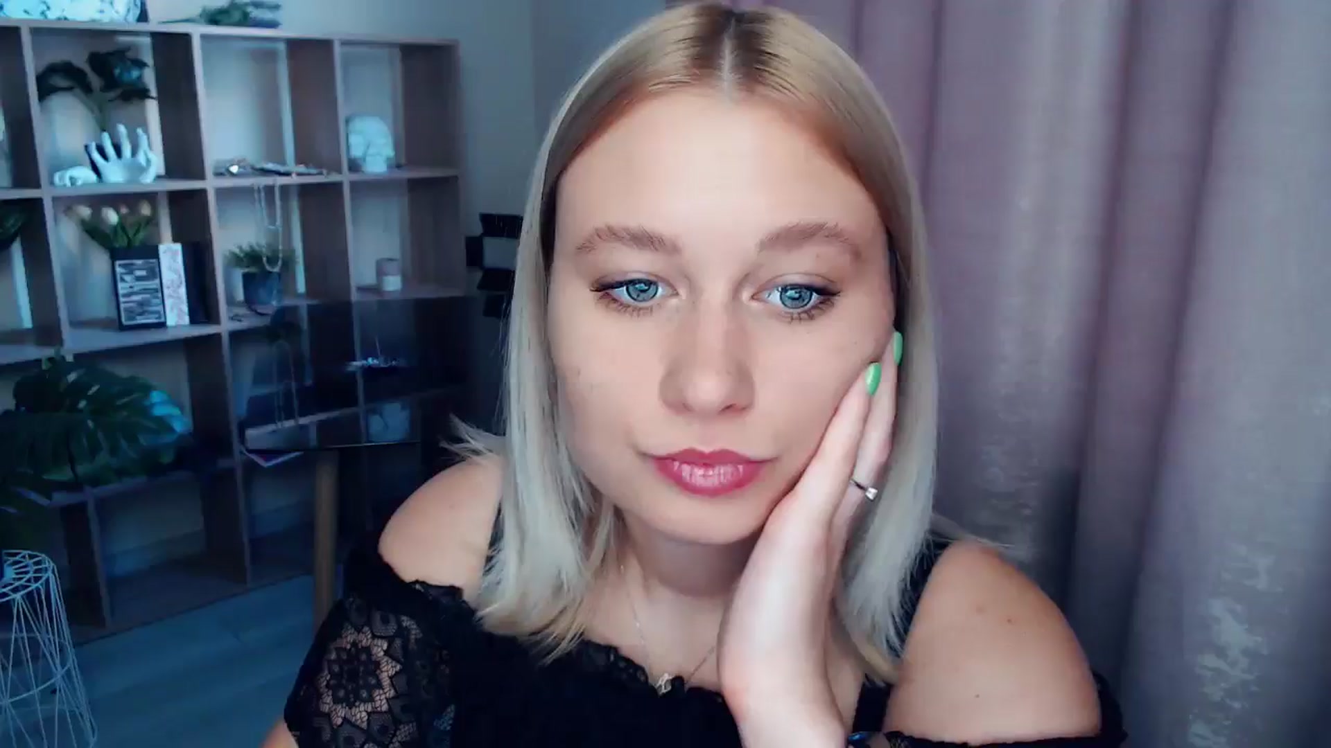 Gallery image thumbnail from Kukla_kolduna's myfreecams stream on, 08/01/2025, 18:22 image 1 of 20