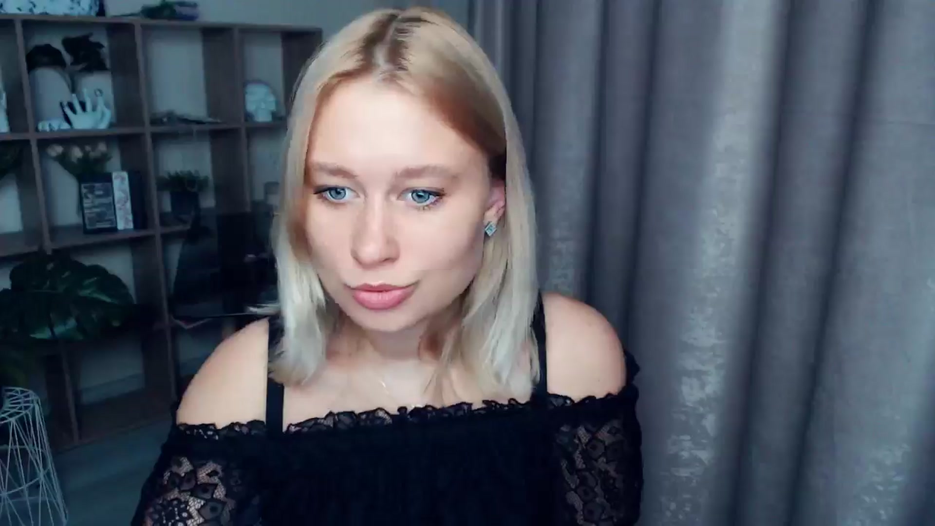 Gallery image thumbnail from Kukla_kolduna's myfreecams stream on, 08/01/2025, 18:22 image 15 of 20