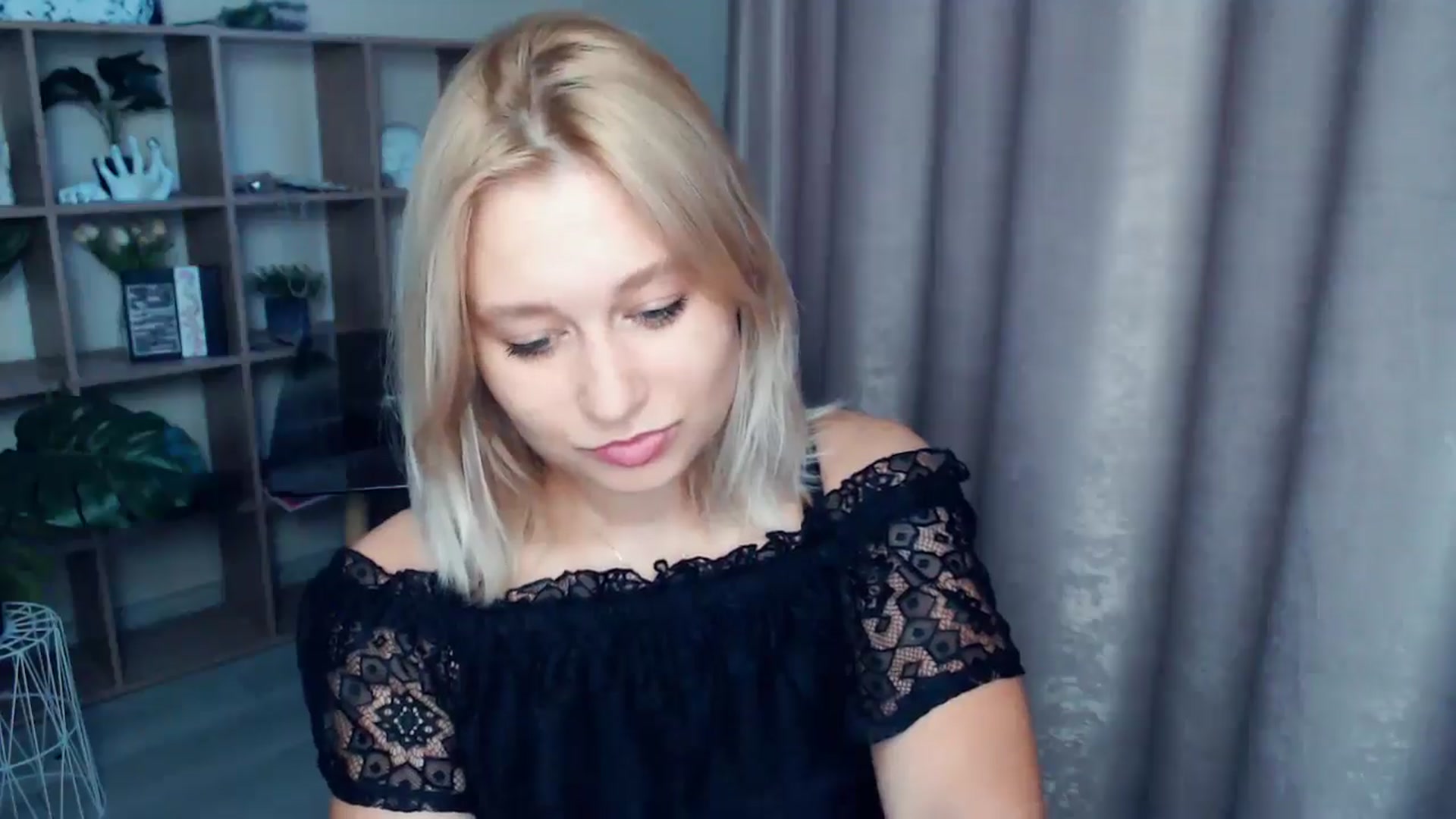 Gallery image thumbnail from Kukla_kolduna's myfreecams stream on, 08/01/2025, 18:22 image 11 of 20