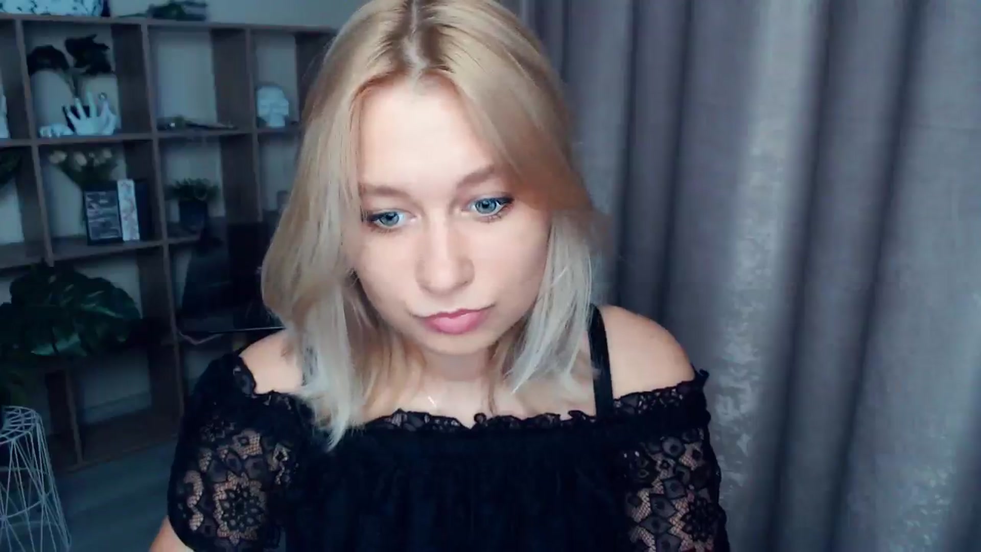 Gallery image thumbnail from Kukla_kolduna's myfreecams stream on, 08/01/2025, 18:22 image 13 of 20
