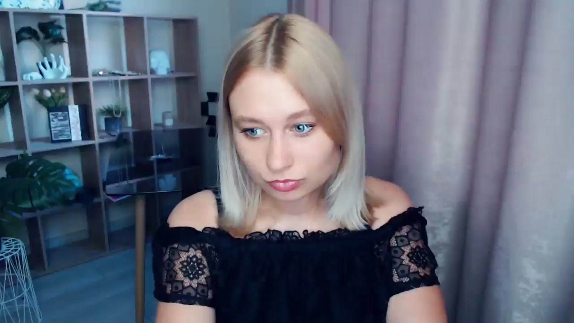 Gallery image thumbnail from Kukla_kolduna's myfreecams stream on, 08/01/2025, 18:22 image 4 of 20