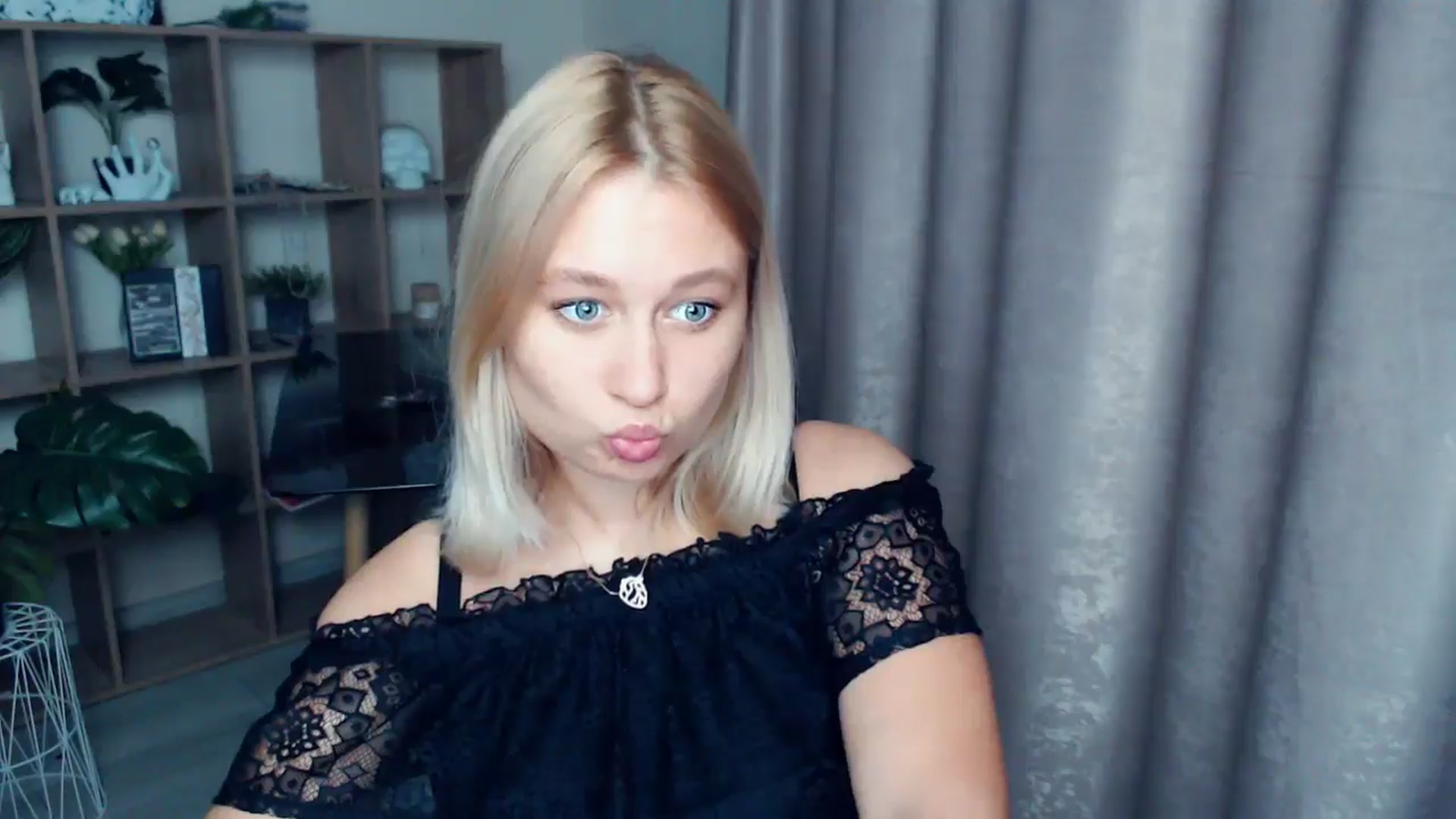 Gallery image thumbnail from Kukla_kolduna's myfreecams stream on, 08/01/2025, 18:22 image 17 of 20