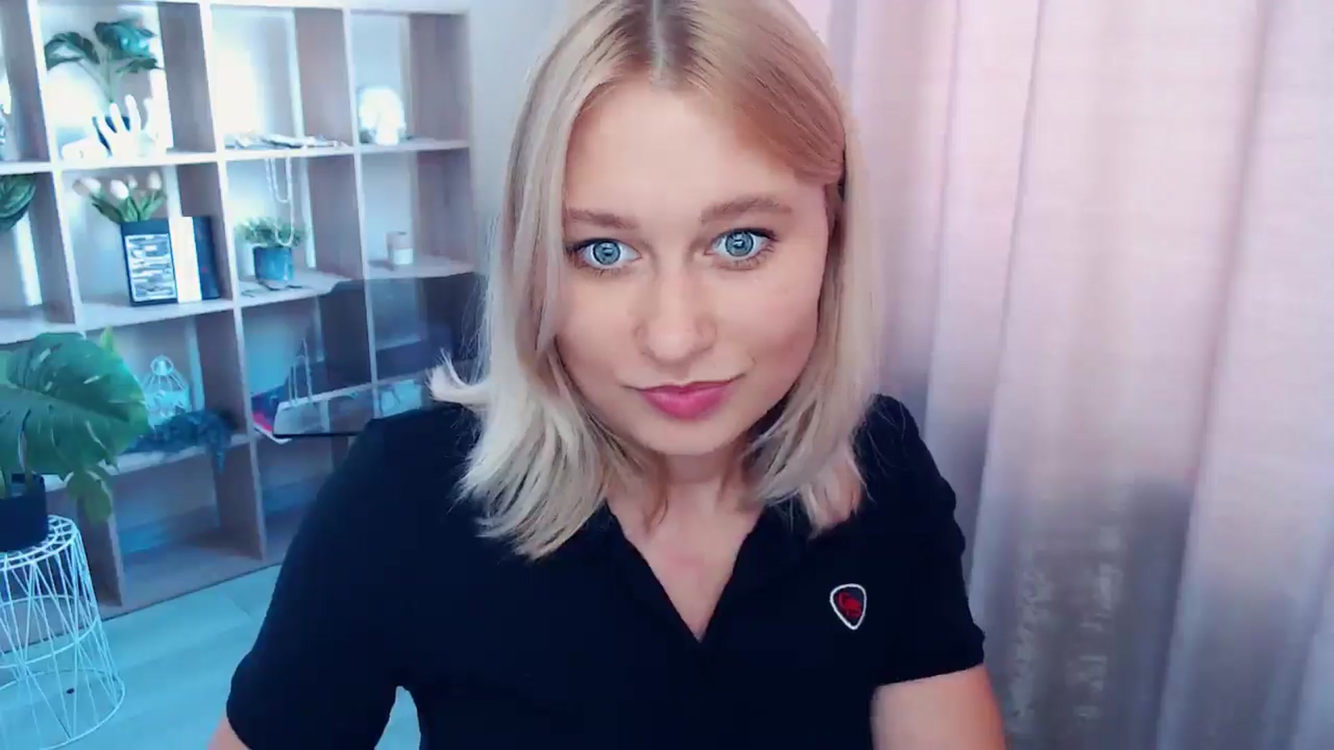 Gallery image thumbnail from Kukla_kolduna's myfreecams stream on, 08/02/2025, 10:05 image 16 of 20