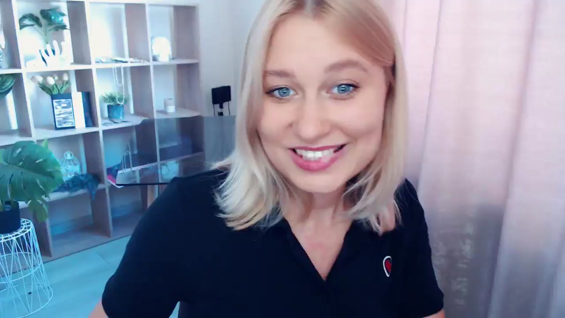 Gallery image thumbnail from Kukla_kolduna's myfreecams stream on, 08/02/2025, 10:05 image 15 of 20